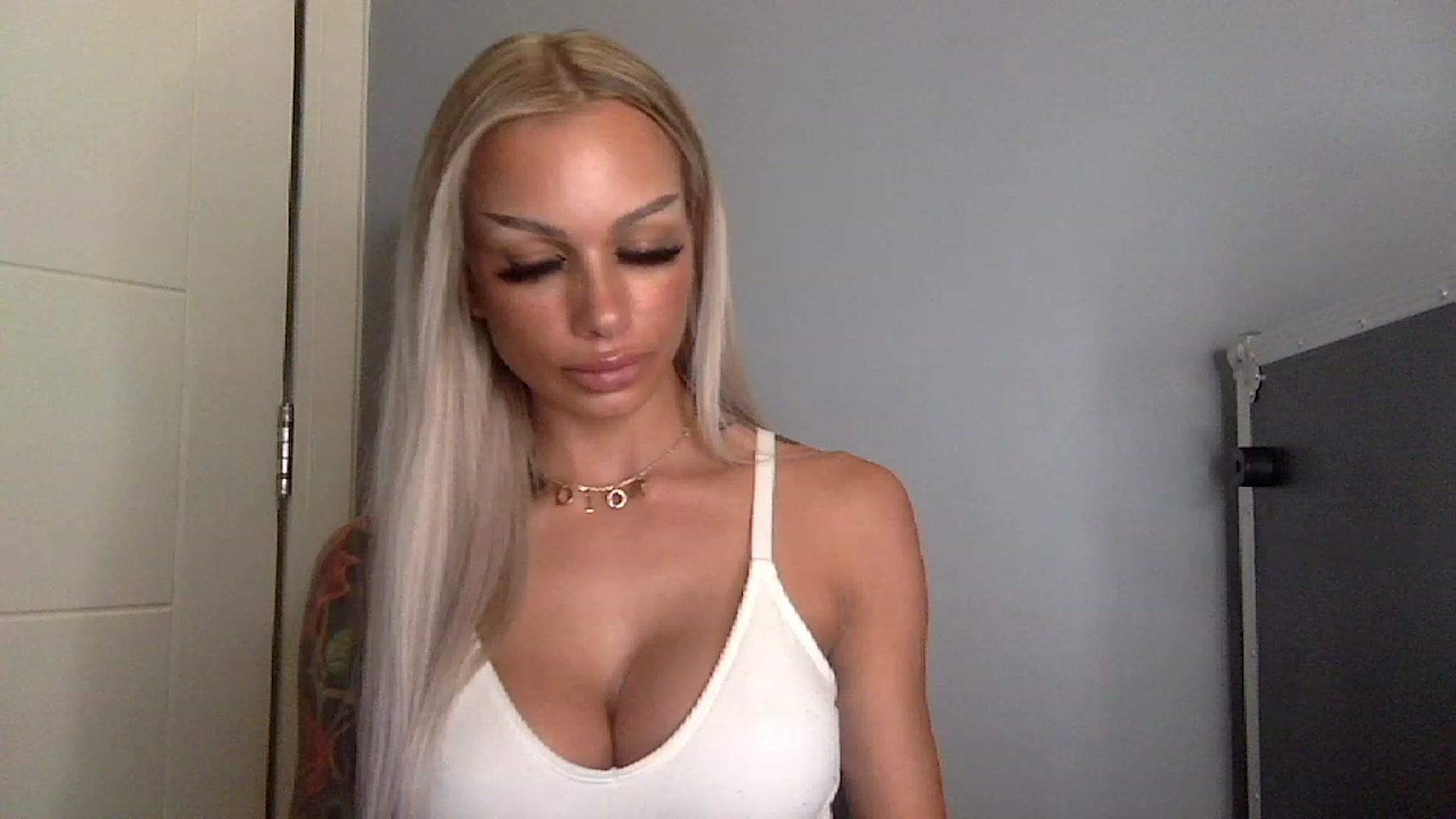 Gallery image thumbnail from BabyDaisyx's myfreecams stream on, 02/13/2023, 08:04 image 6 of 20