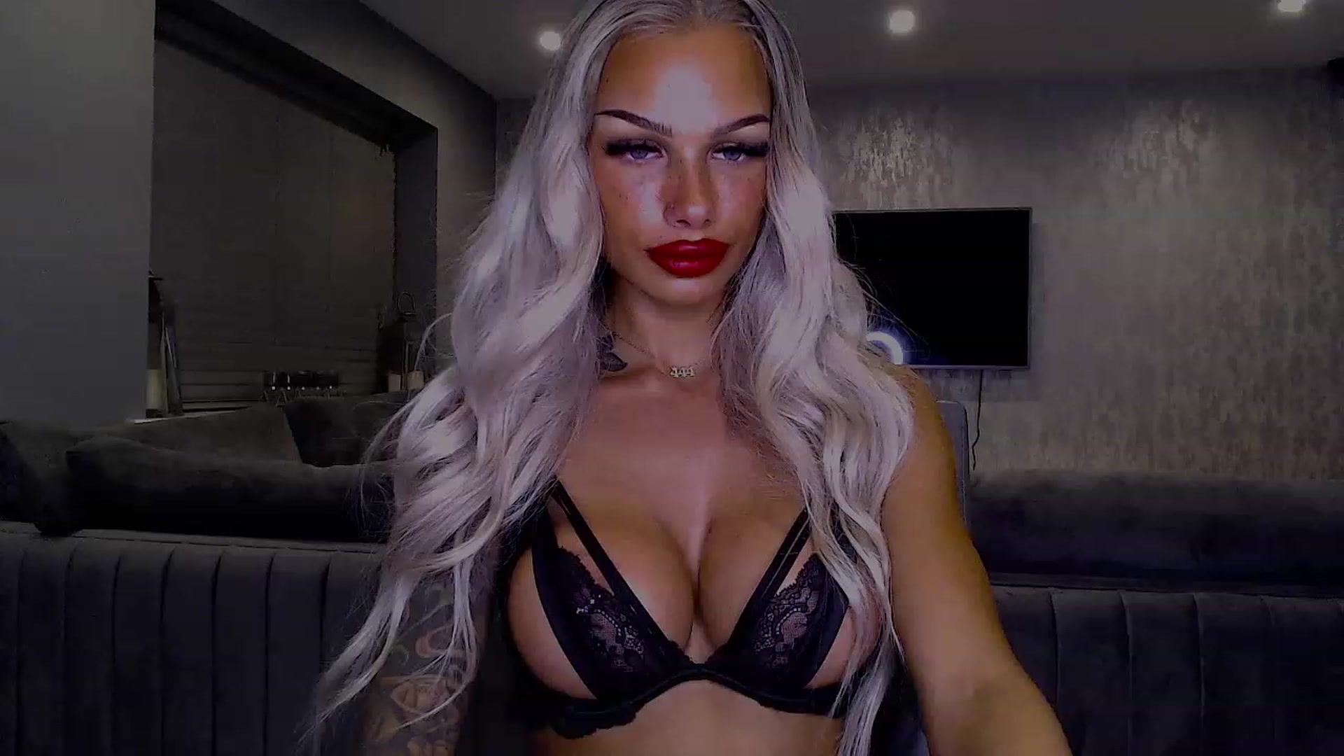 Gallery image thumbnail from BabyDaisyx's myfreecams stream on, 05/04/2023, 24:50 image 18 of 20