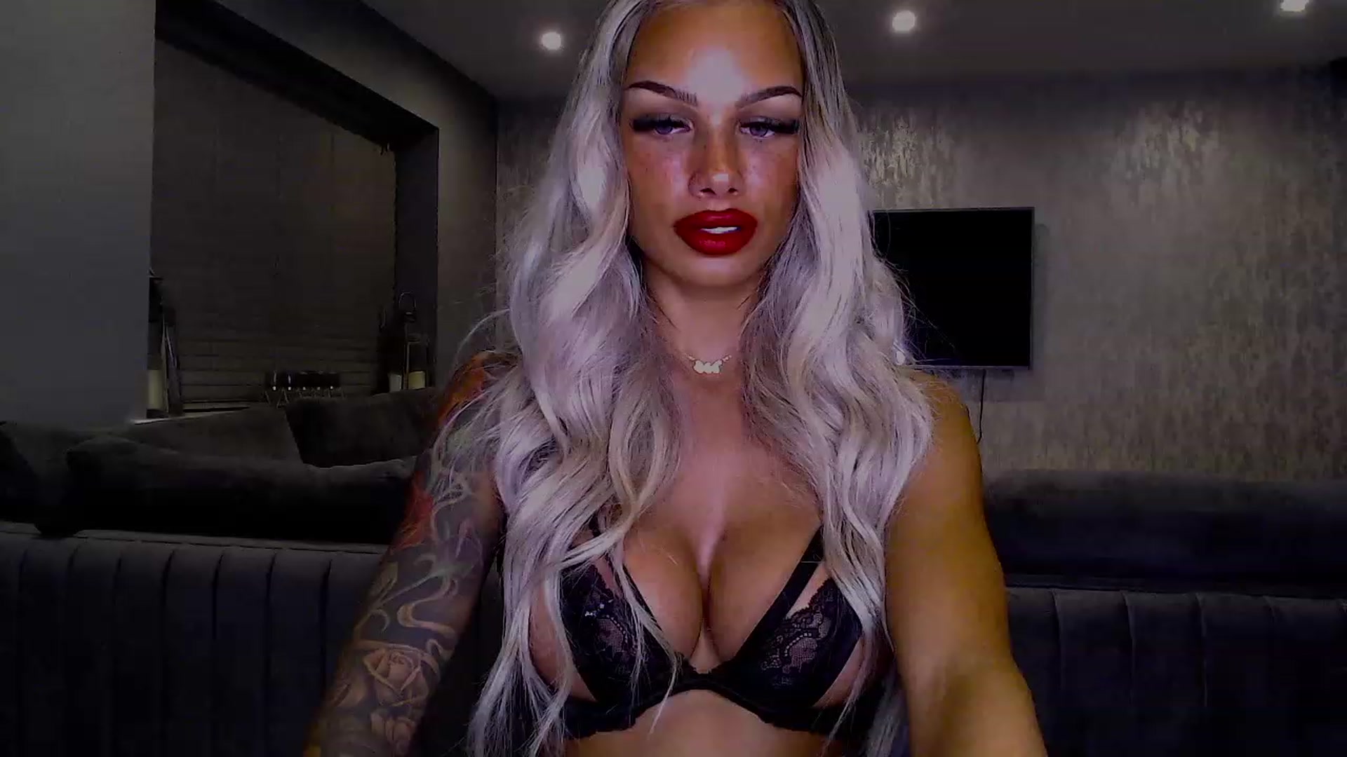 Gallery image thumbnail from BabyDaisyx's myfreecams stream on, 05/04/2023, 24:50 image 14 of 20