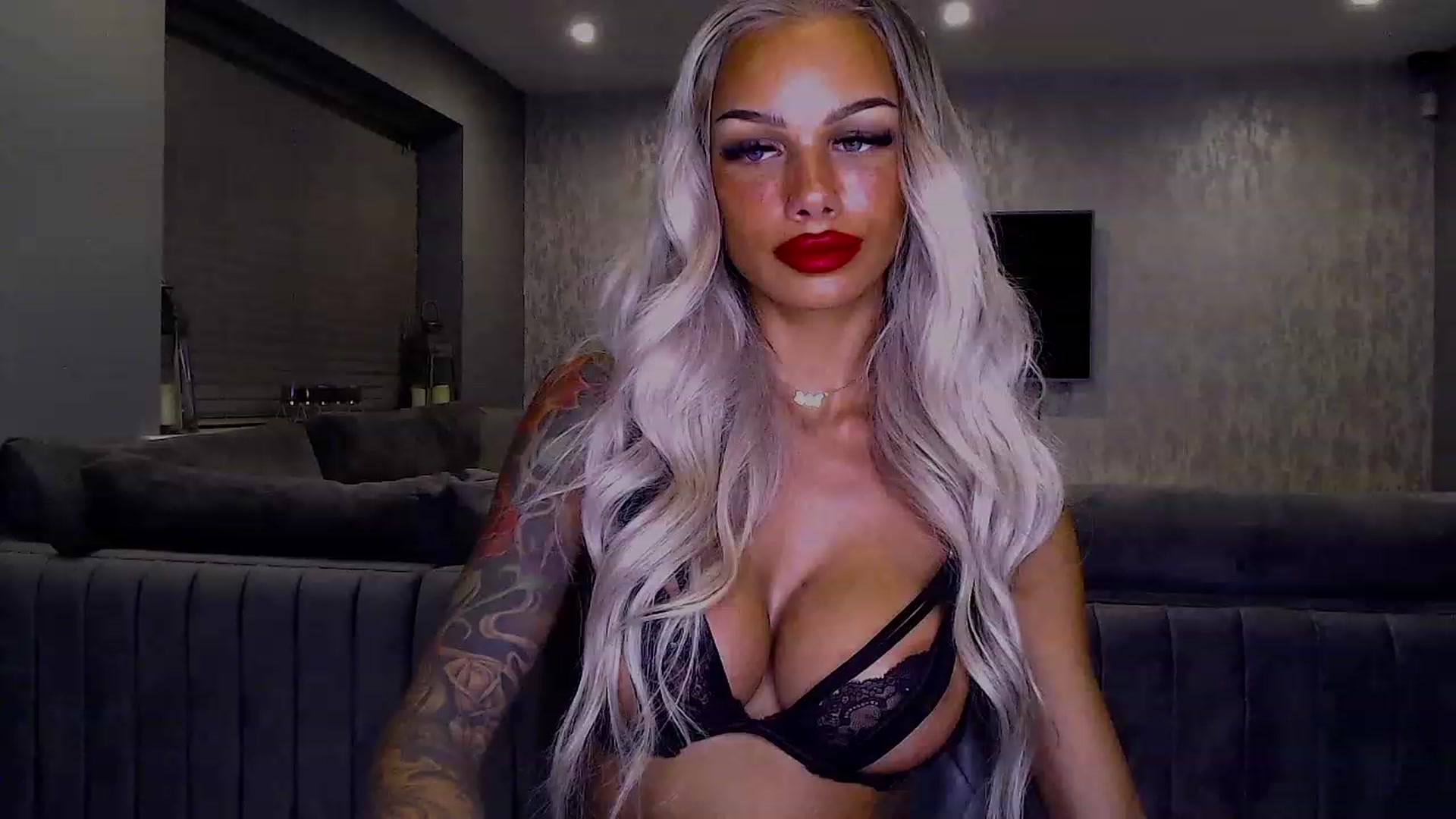 Gallery image thumbnail from BabyDaisyx's myfreecams stream on, 05/04/2023, 24:50 image 1 of 20