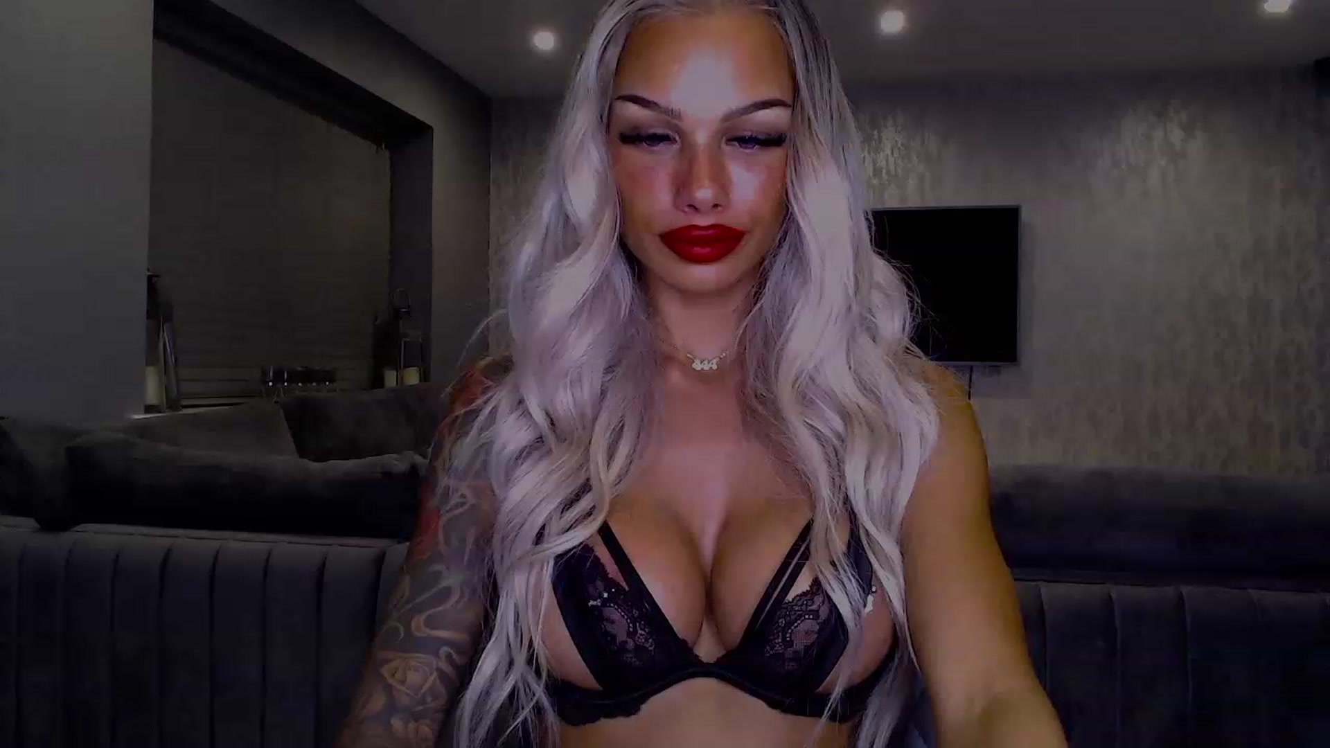 Gallery image thumbnail from BabyDaisyx's myfreecams stream on, 05/04/2023, 24:50 image 20 of 20