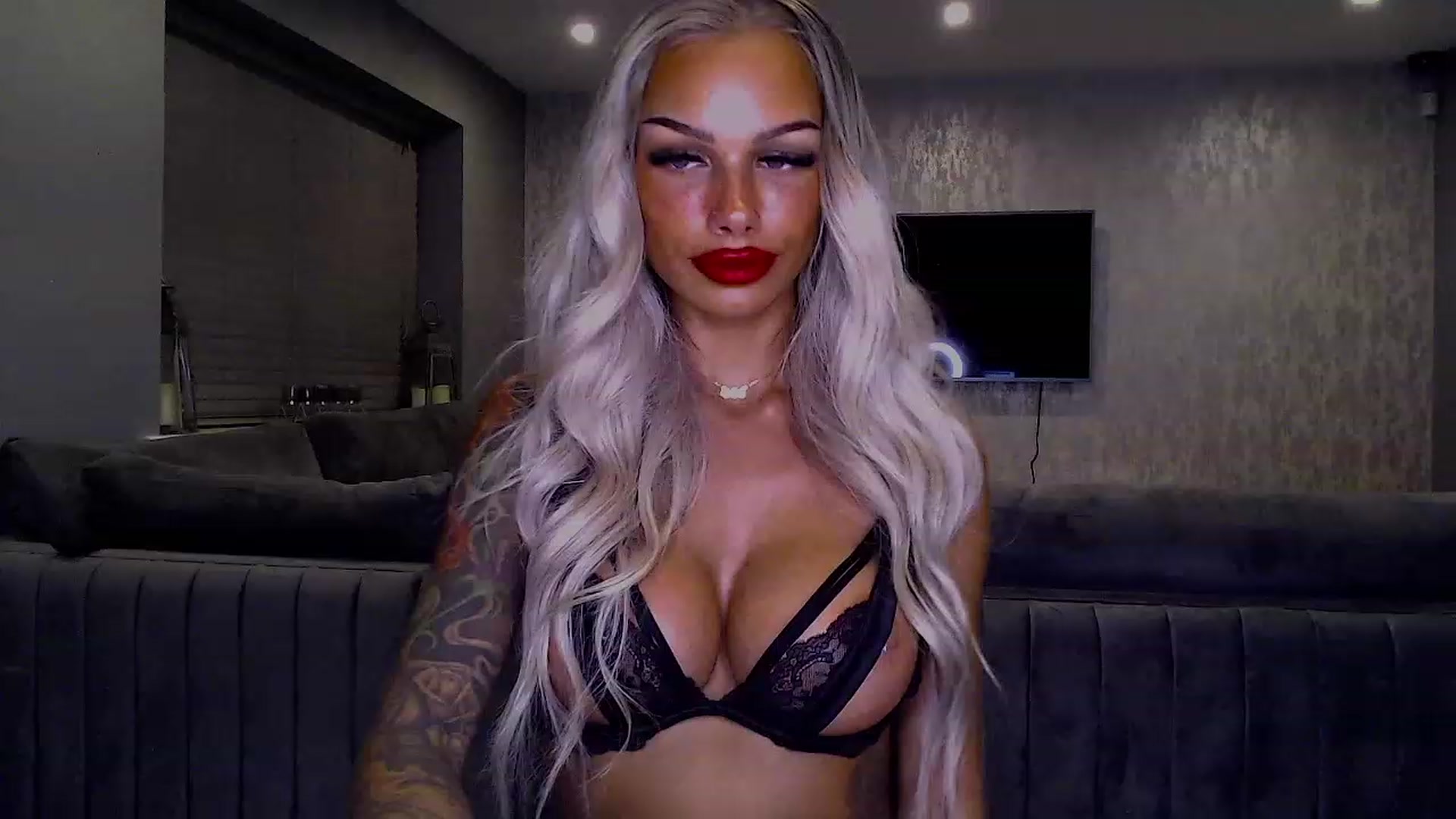 Gallery image thumbnail from BabyDaisyx's myfreecams stream on, 05/04/2023, 24:50 image 2 of 20