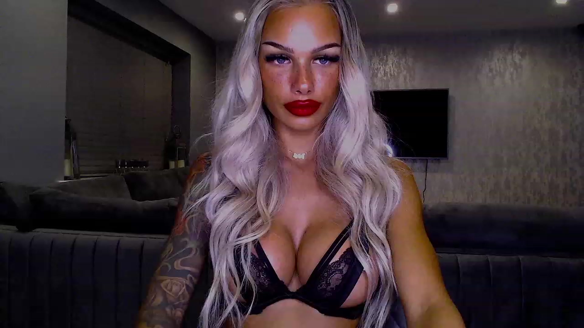 Gallery image thumbnail from BabyDaisyx's myfreecams stream on, 05/04/2023, 24:50 image 7 of 20