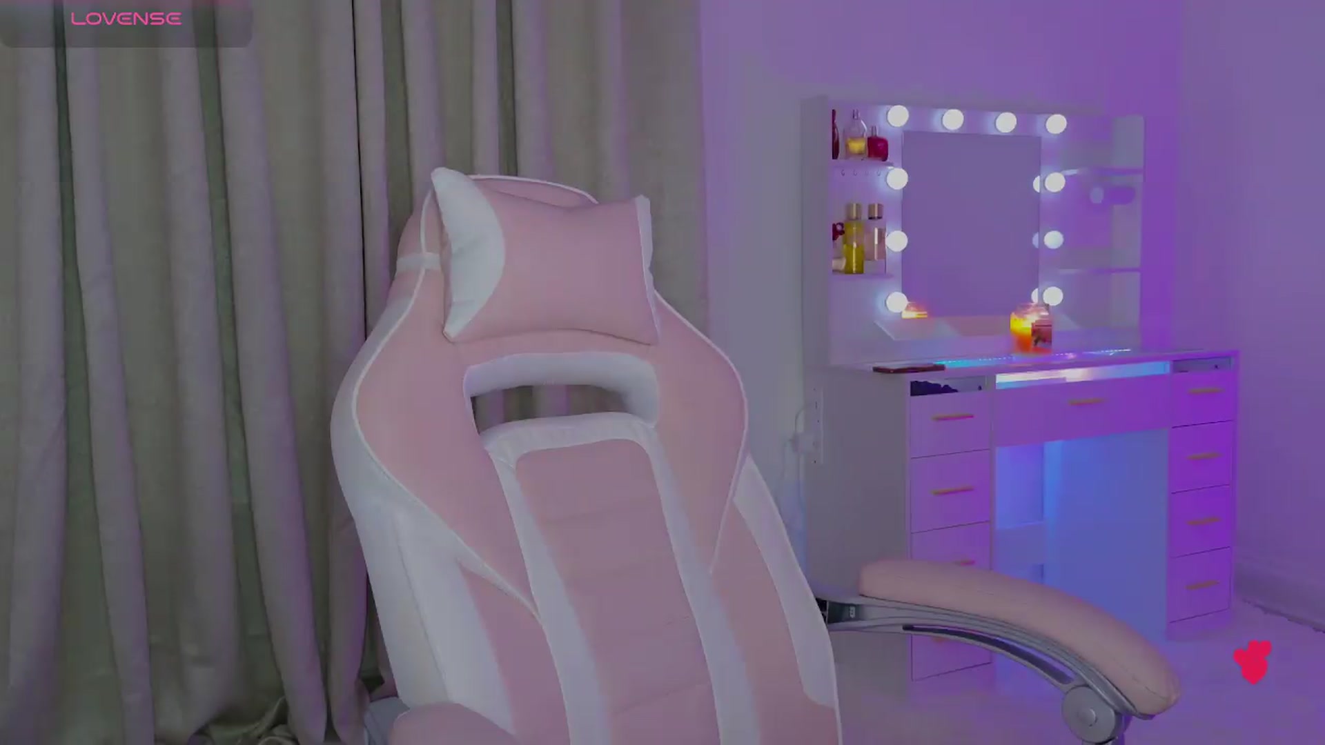 Gallery image thumbnail from BabyFir3's myfreecams stream on, 05/15/2026, 22:35 image 17 of 20