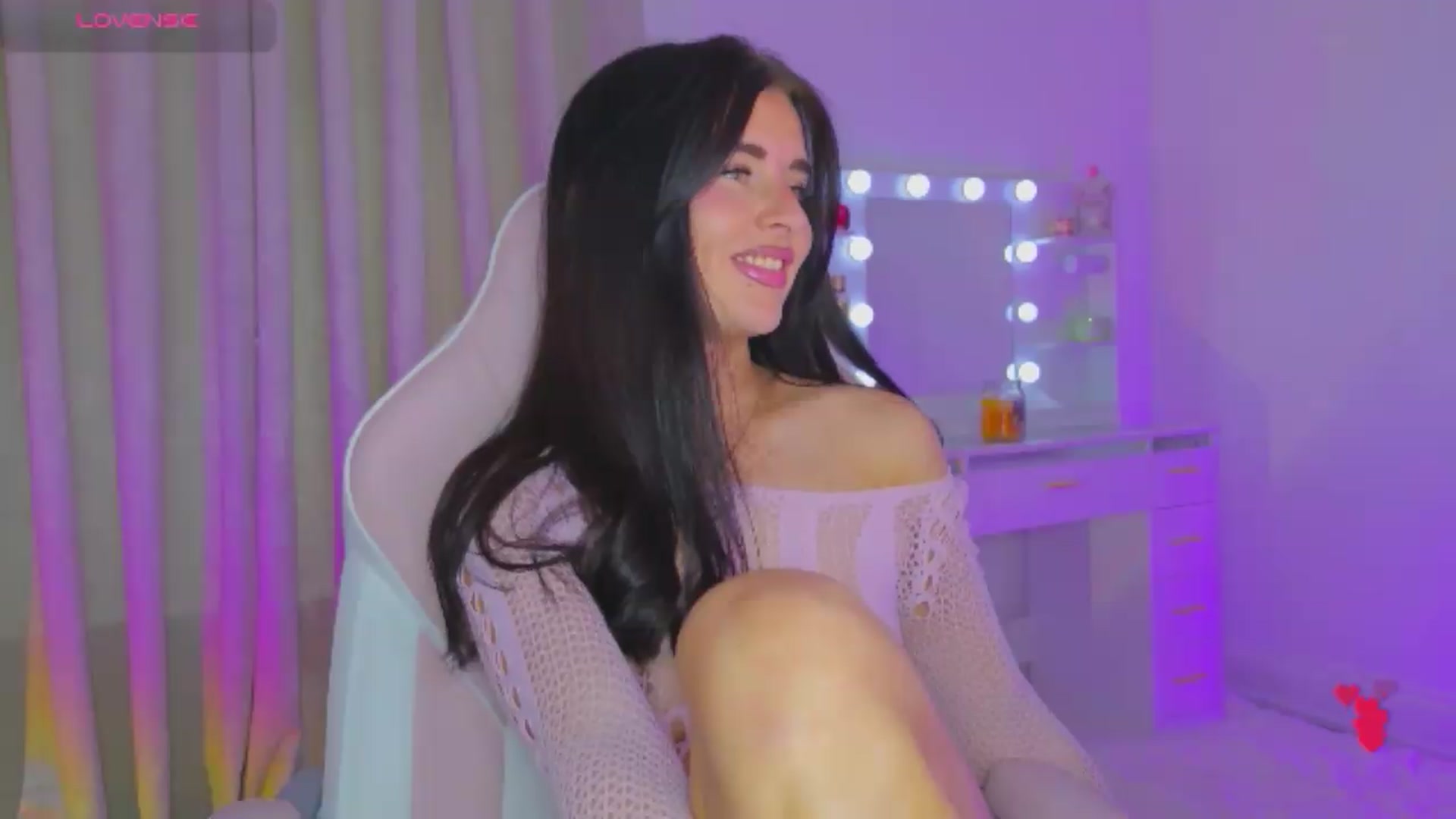 Gallery image thumbnail from BabyFir3's myfreecams stream on, 05/18/2026, 18:03 image 18 of 20