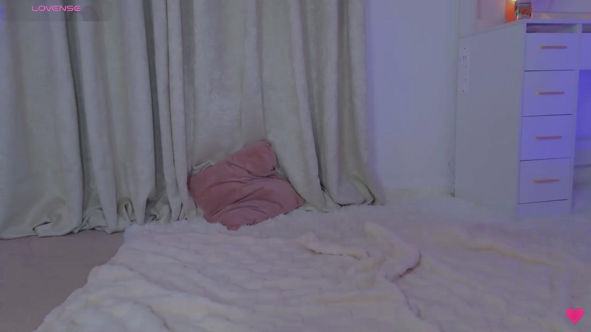 Gallery image thumbnail from BabyFir3's myfreecams stream on, 08/05/2026, 19:28 image 15 of 20