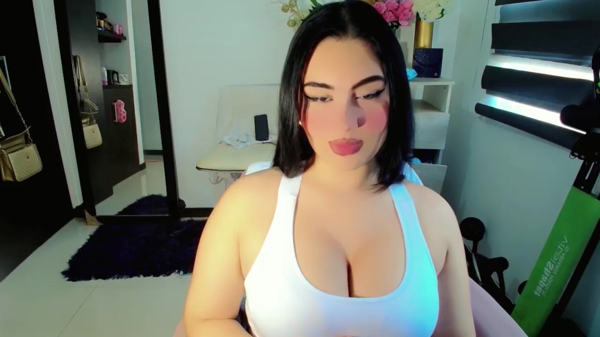 Gallery image thumbnail from BabyGiirl's myfreecams stream on, 06/18/2024, 18:44 image 7 of 20