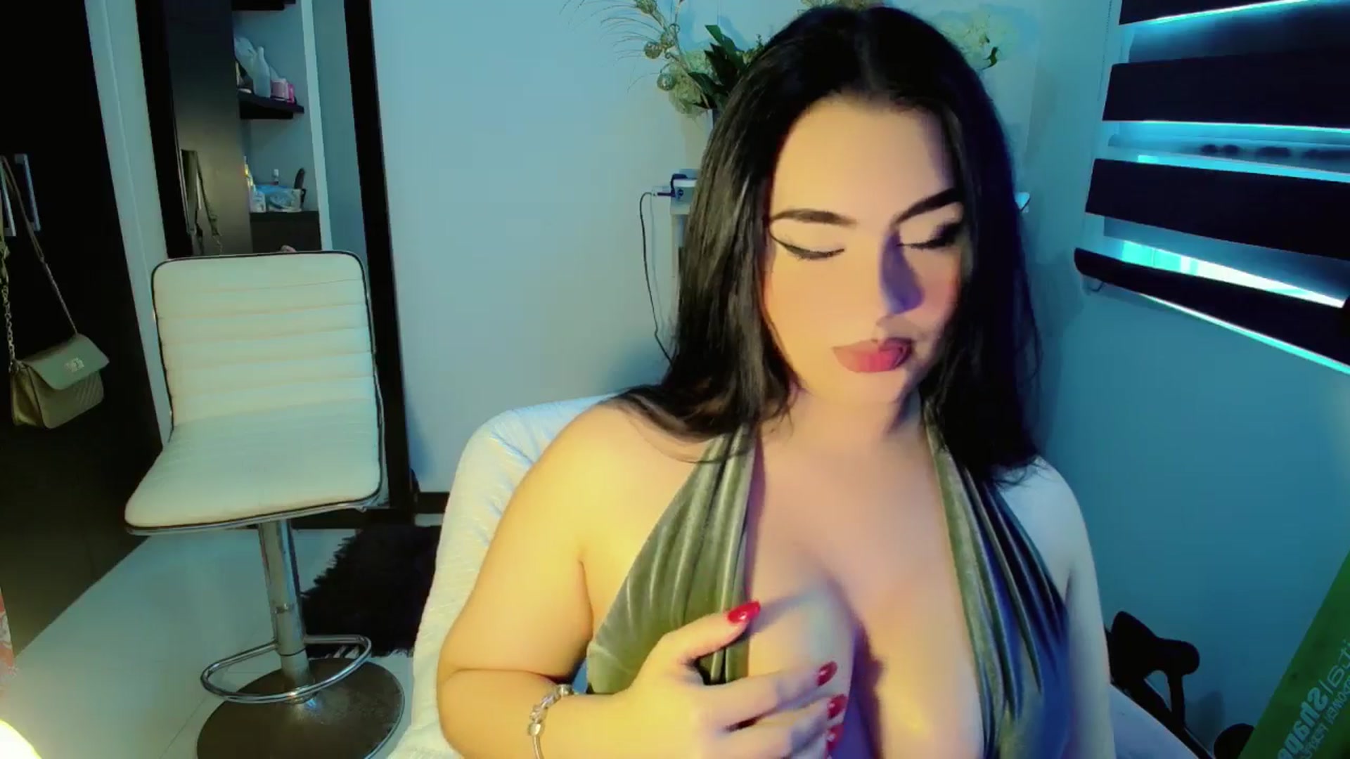 Gallery image thumbnail from BabyGiirl's myfreecams stream on, 06/30/2024, 21:54 image 6 of 20