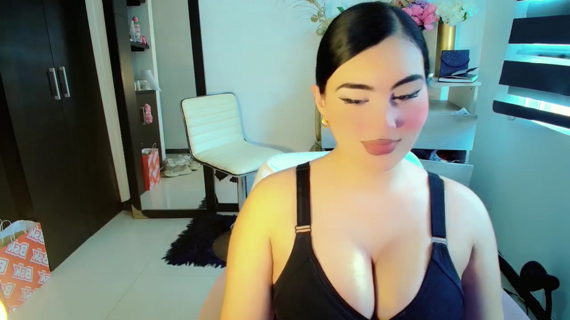 Gallery image thumbnail from BabyGiirl's myfreecams stream on, 07/04/2024, 18:02 image 10 of 20