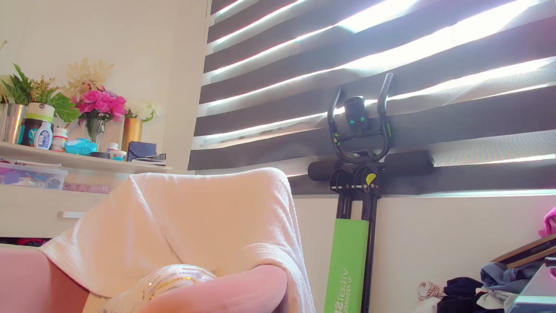 Gallery image thumbnail from BabyGiirl's myfreecams stream on, 07/04/2024, 18:02 image 16 of 20