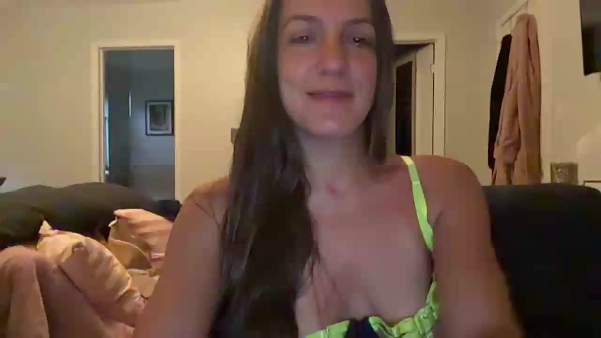 Gallery image thumbnail from BabyGirlxoxo's myfreecams stream on, 08/31/2026, 11:32 image 8 of 20