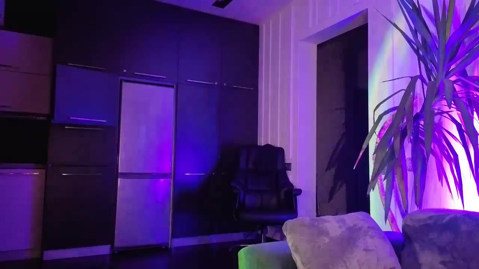 Gallery image thumbnail from BabyJu's myfreecams stream on, 12/14/2025, 24:03 image 11 of 20