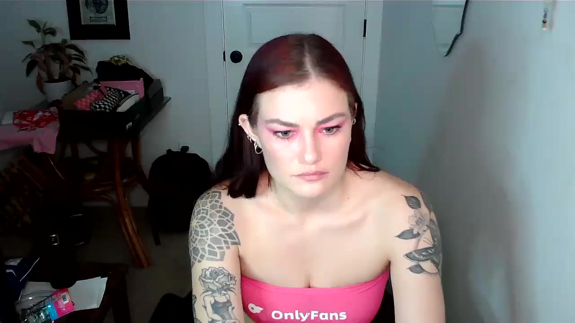 Gallery image thumbnail from BabyKayyVixen's myfreecams stream on, 11/10/2024, 13:38 image 13 of 20