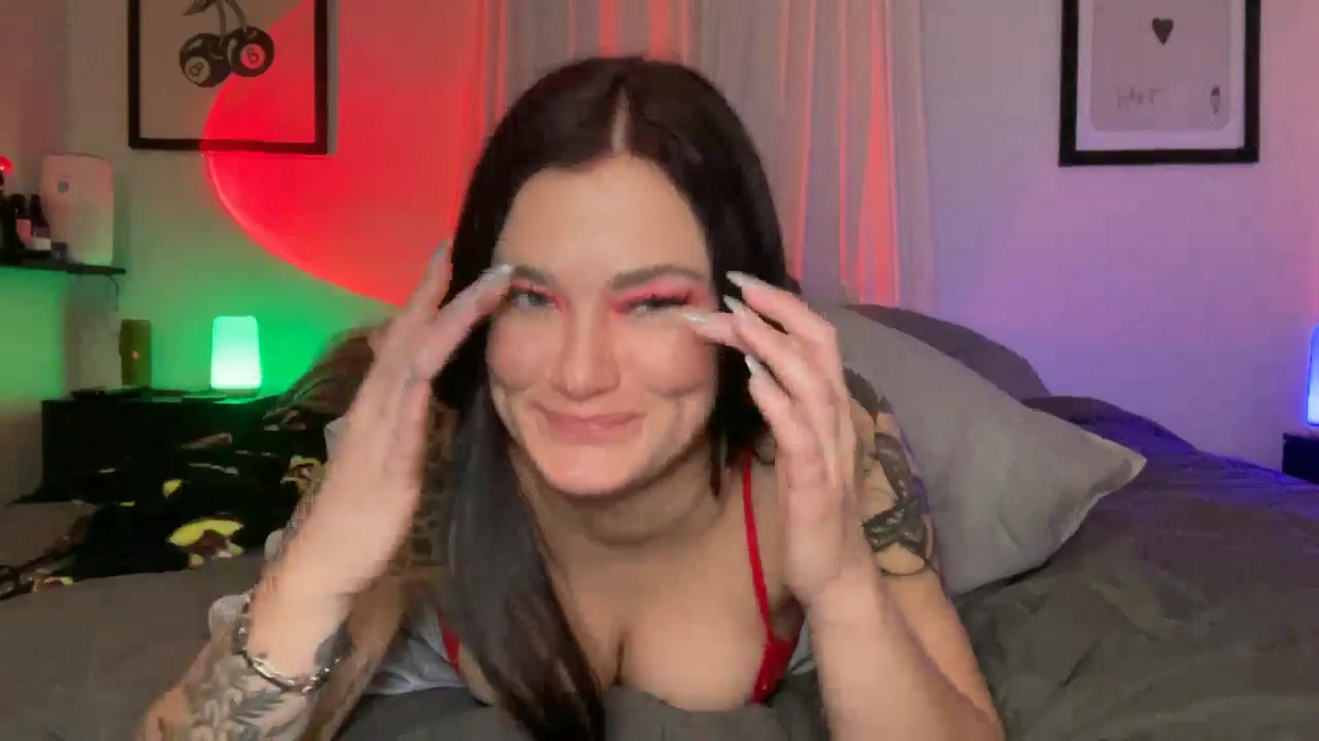 Gallery image thumbnail from BabyKayyVixen's myfreecams stream on, 12/28/2024, 11:04 image 17 of 20