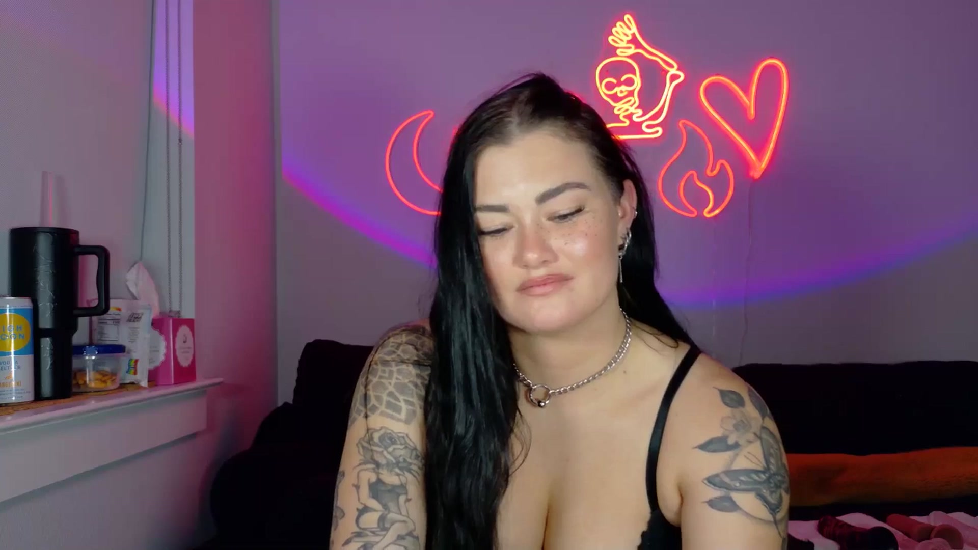 Gallery image thumbnail from BabyKayyVixen's myfreecams stream on, 12/15/2025, 10:20 image 10 of 20