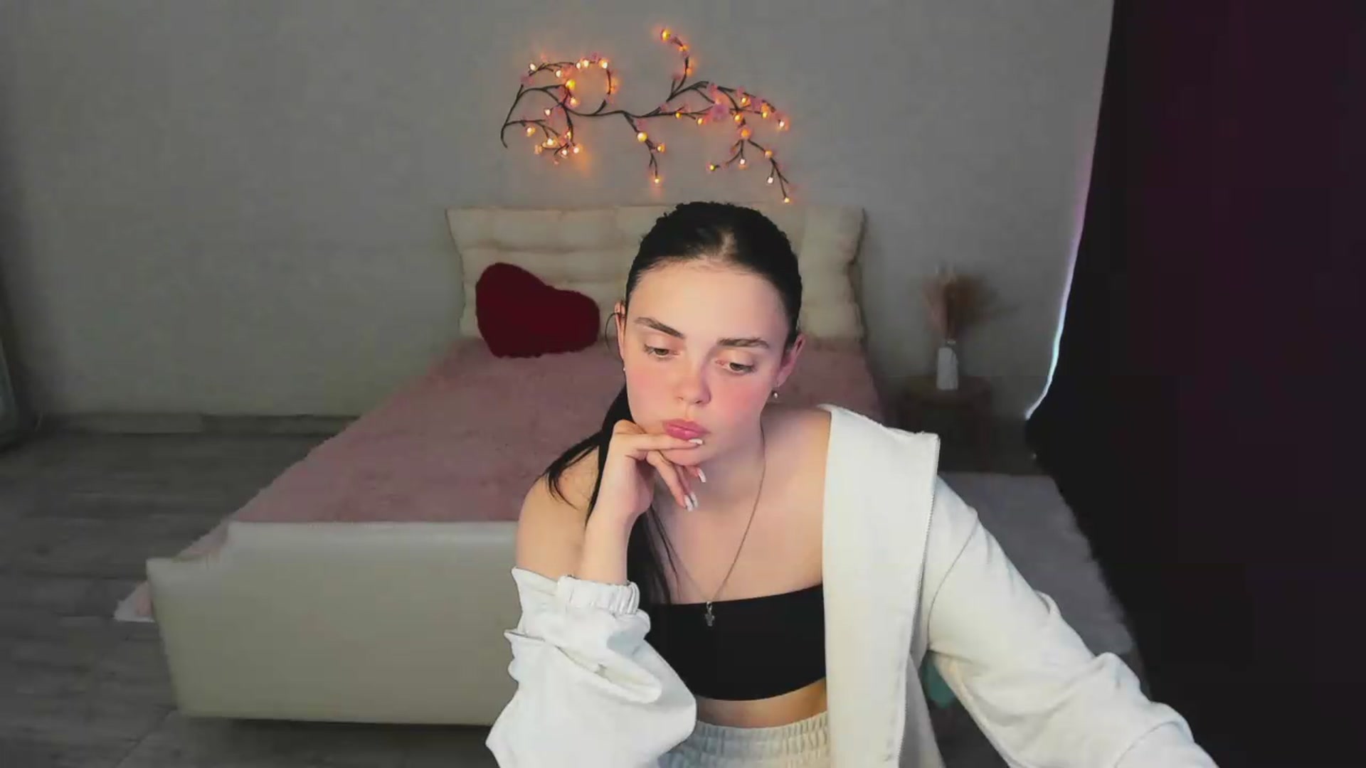 Gallery image thumbnail from BabyNoire's myfreecams stream on, 05/19/2026, 11:28 image 17 of 20