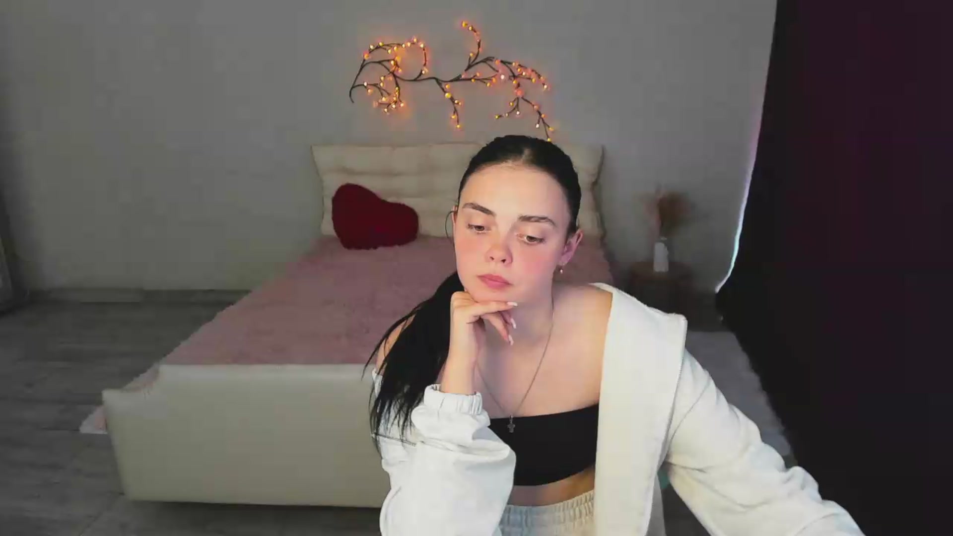 Gallery image thumbnail from BabyNoire's myfreecams stream on, 05/19/2026, 11:28 image 15 of 20