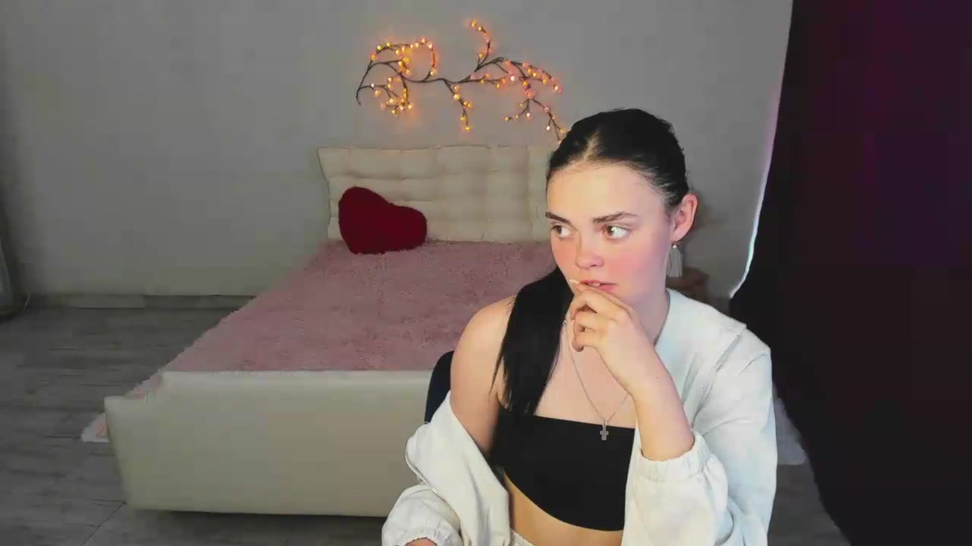 Gallery image thumbnail from BabyNoire's myfreecams stream on, 05/19/2026, 11:28 image 14 of 20