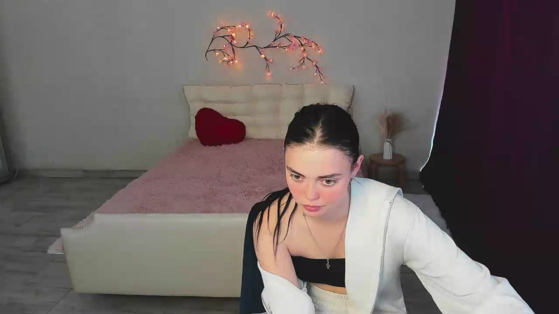 Gallery image thumbnail from BabyNoire's myfreecams stream on, 05/19/2026, 11:28 image 7 of 20