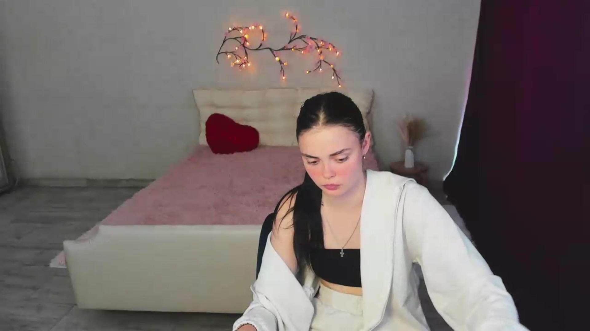 Gallery image thumbnail from BabyNoire's myfreecams stream on, 05/19/2026, 11:28 image 12 of 20