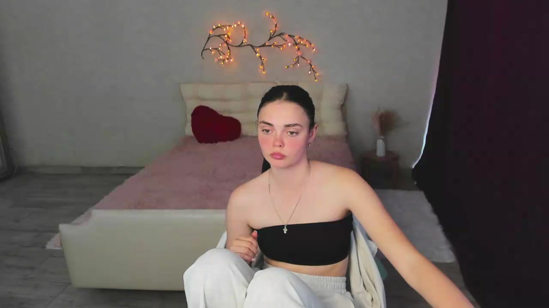 Gallery image thumbnail from BabyNoire's myfreecams stream on, 05/19/2026, 11:28 image 19 of 20