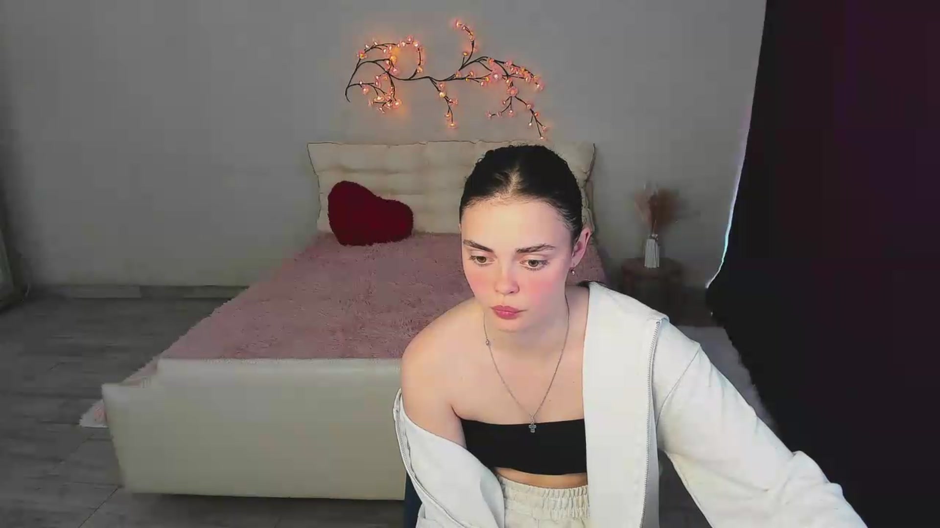 Gallery image thumbnail from BabyNoire's myfreecams stream on, 05/19/2026, 11:28 image 5 of 20