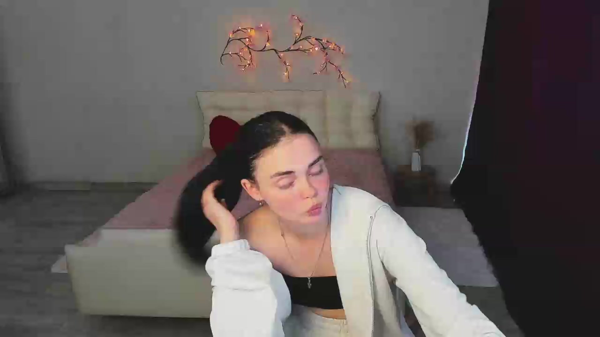 Gallery image thumbnail from BabyNoire's myfreecams stream on, 05/19/2026, 11:28 image 6 of 20