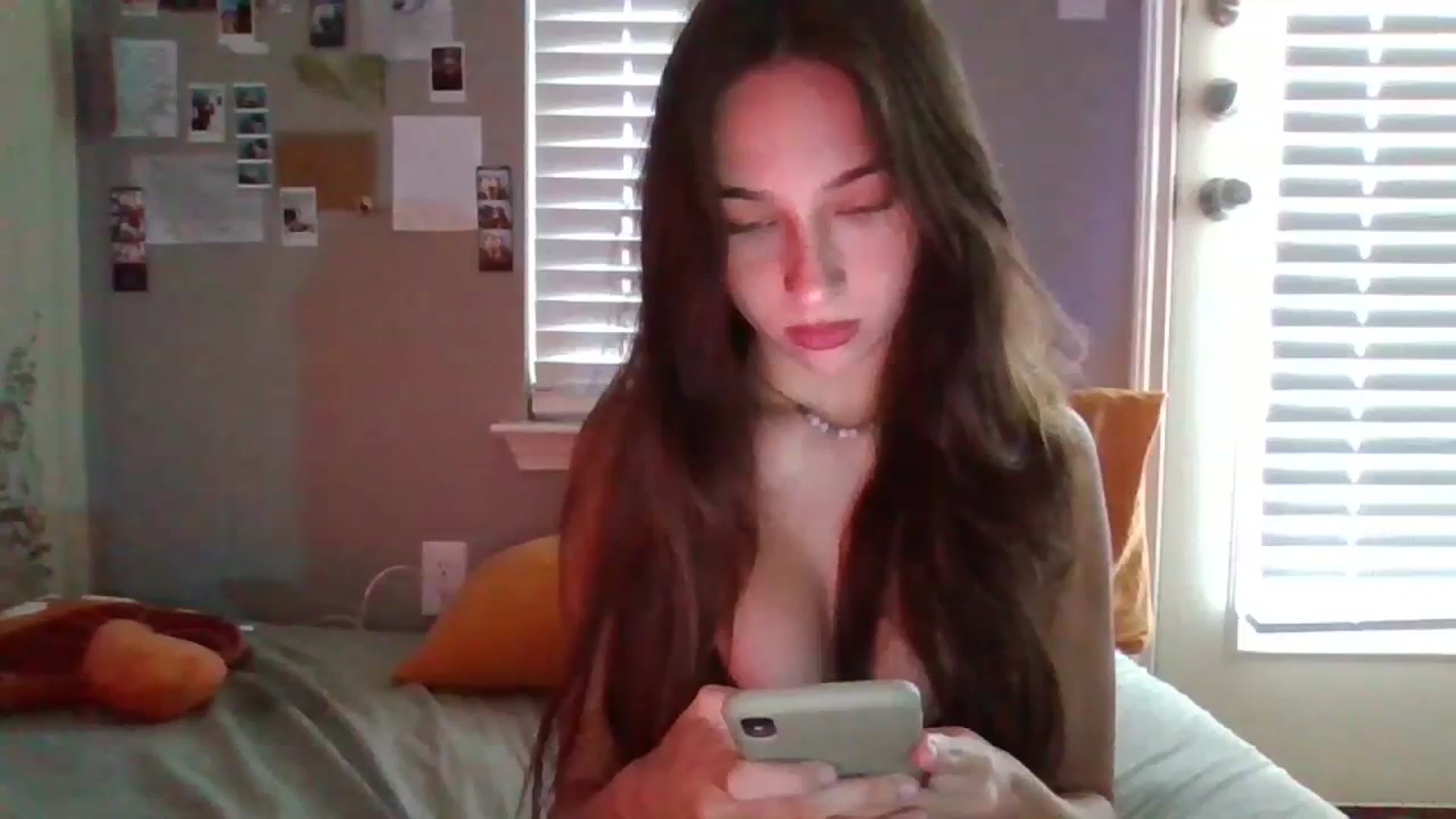 Gallery image thumbnail from BabyRain444's myfreecams stream on, 09/12/2023, 23:01 image 10 of 20