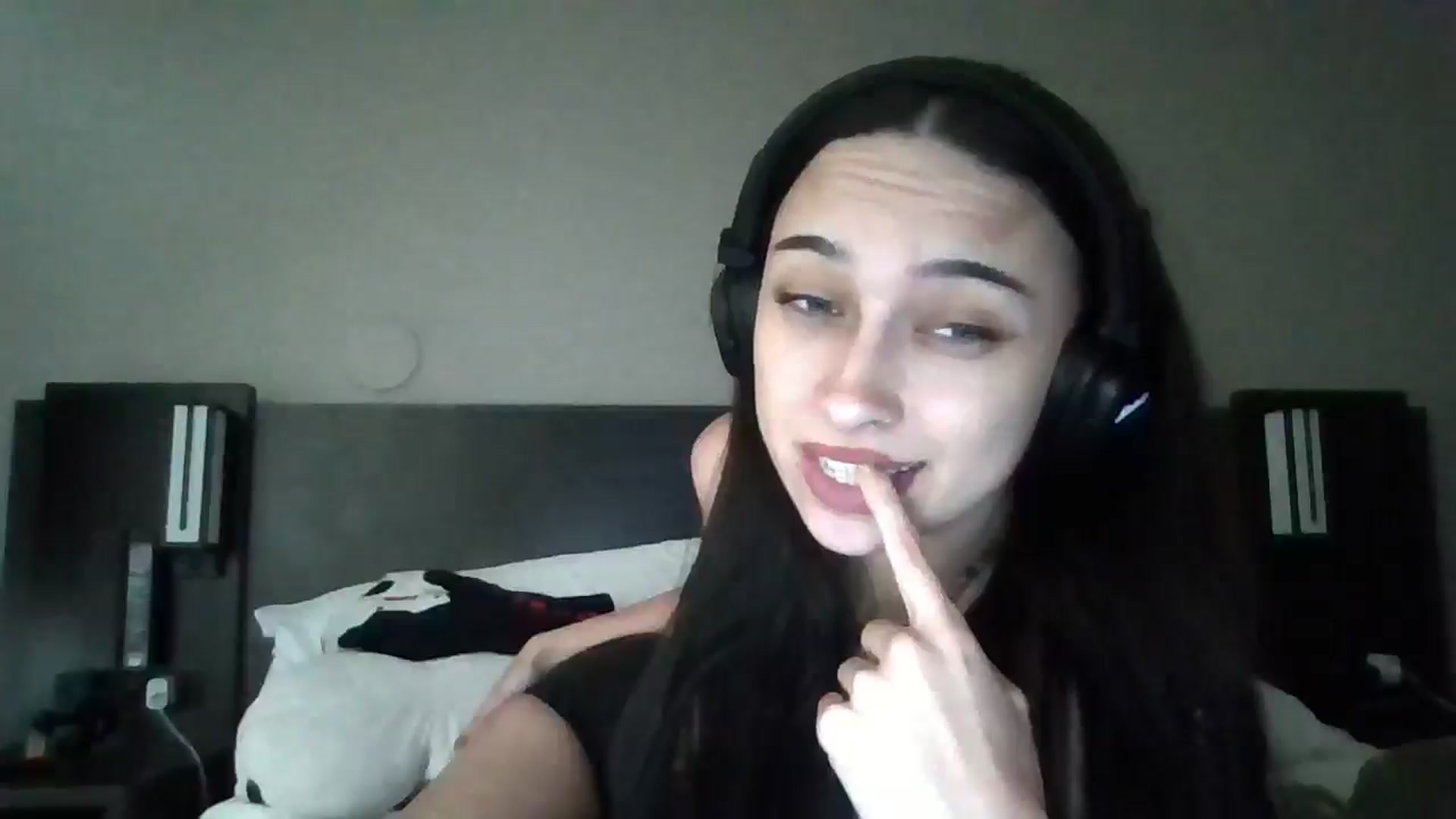 Gallery image thumbnail from BabyRain444's myfreecams stream on, 11/10/2024, 23:27 image 15 of 20
