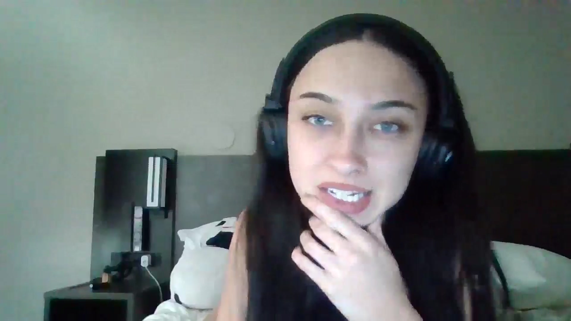 Gallery image thumbnail from BabyRain444's myfreecams stream on, 11/10/2024, 23:27 image 6 of 20