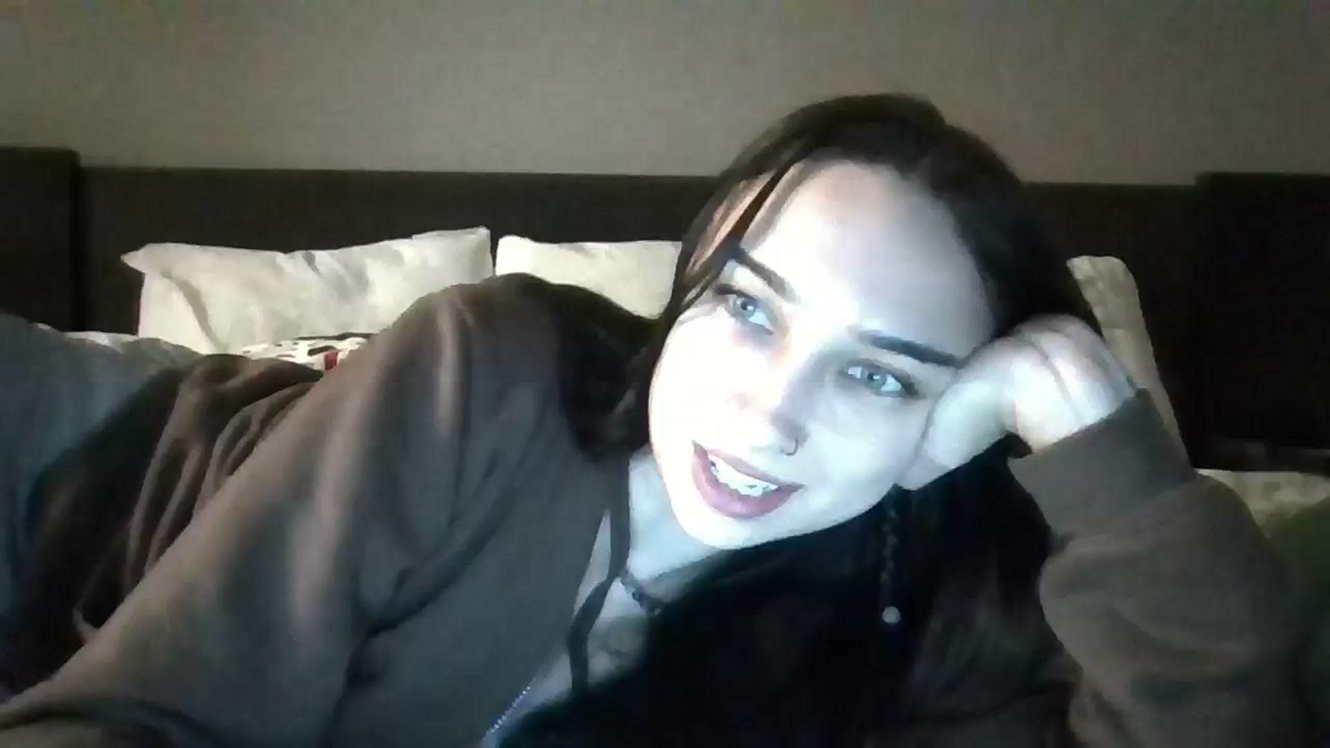 Gallery image thumbnail from BabyRain444's myfreecams stream on, 11/13/2024, 04:41 image 1 of 20