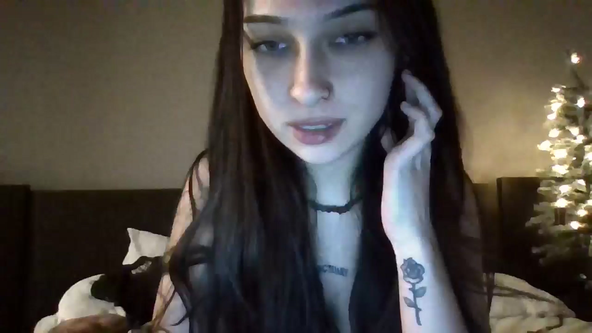 Gallery image thumbnail from BabyRain444's myfreecams stream on, 11/21/2024, 04:35 image 5 of 20