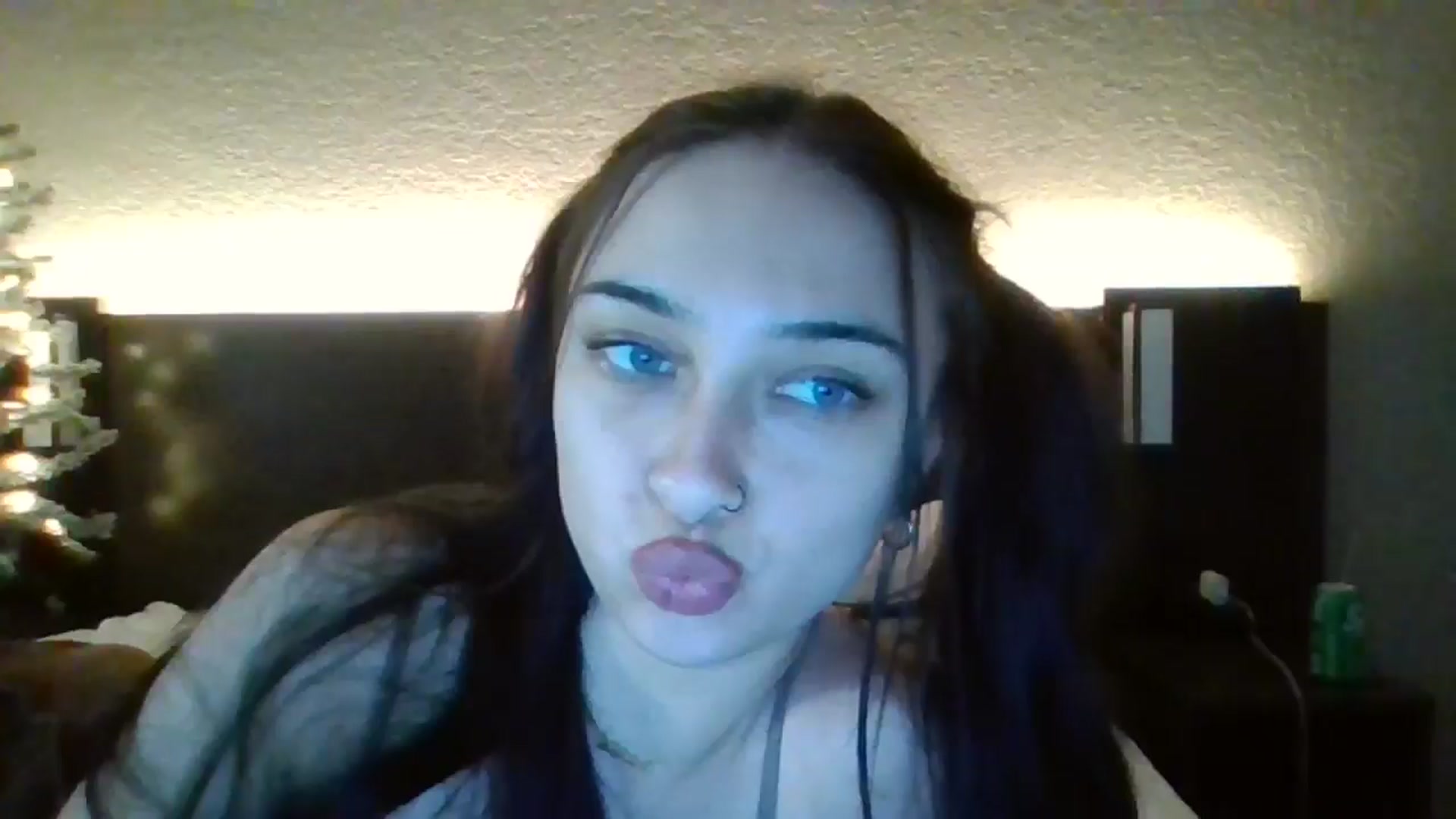 Gallery image thumbnail from BabyRain444's myfreecams stream on, 12/12/2024, 02:38 image 16 of 20