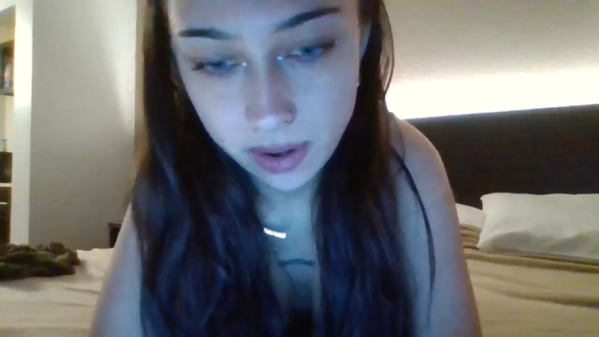 Gallery image thumbnail from BabyRain444's myfreecams stream on, 01/04/2025, 01:33 image 17 of 20
