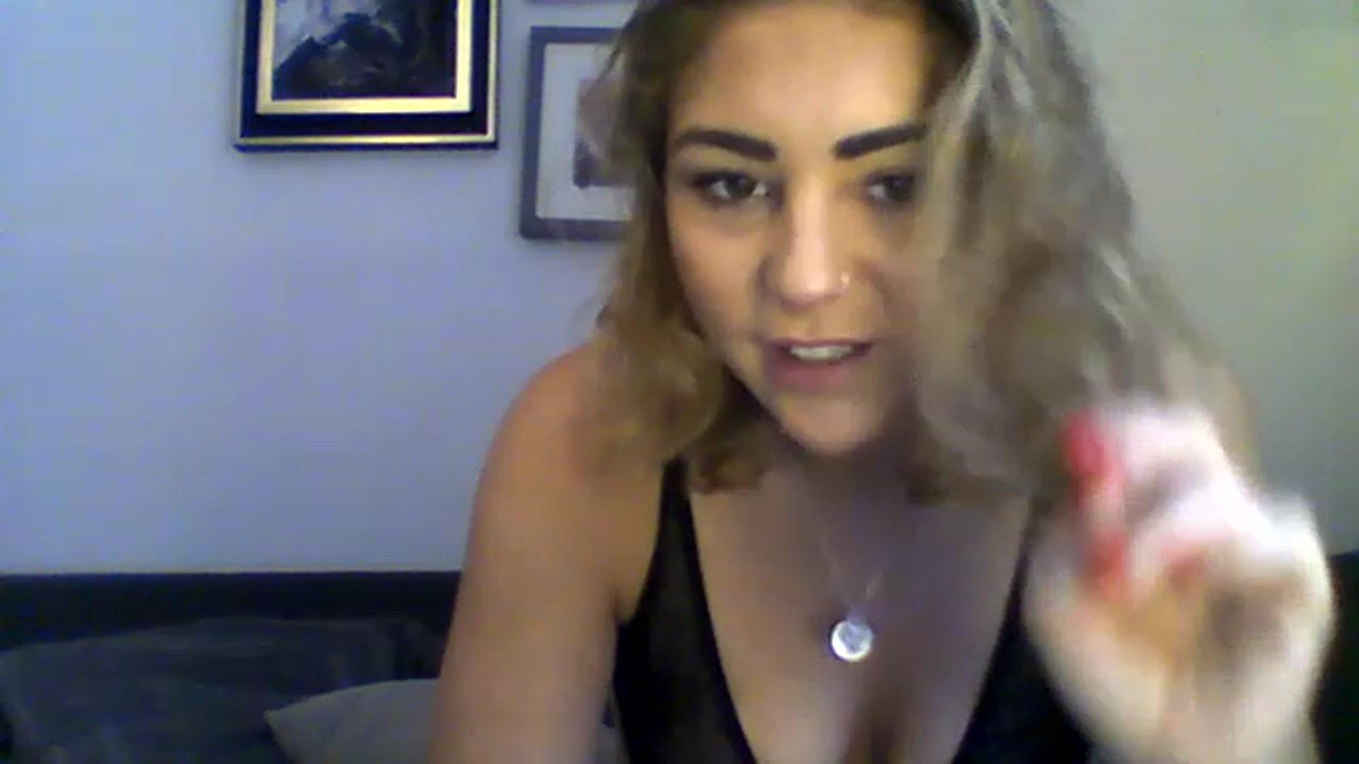 Gallery image thumbnail from BabyRoxoxox's myfreecams stream on, 03/29/2023, 10:18 image 7 of 20
