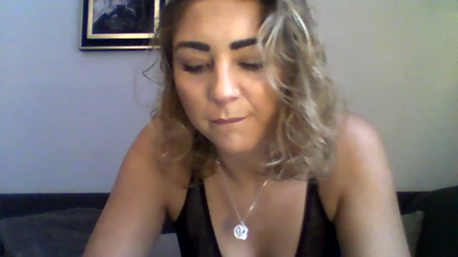 Gallery image thumbnail from BabyRoxoxox's myfreecams stream on, 03/29/2023, 10:18 image 16 of 20