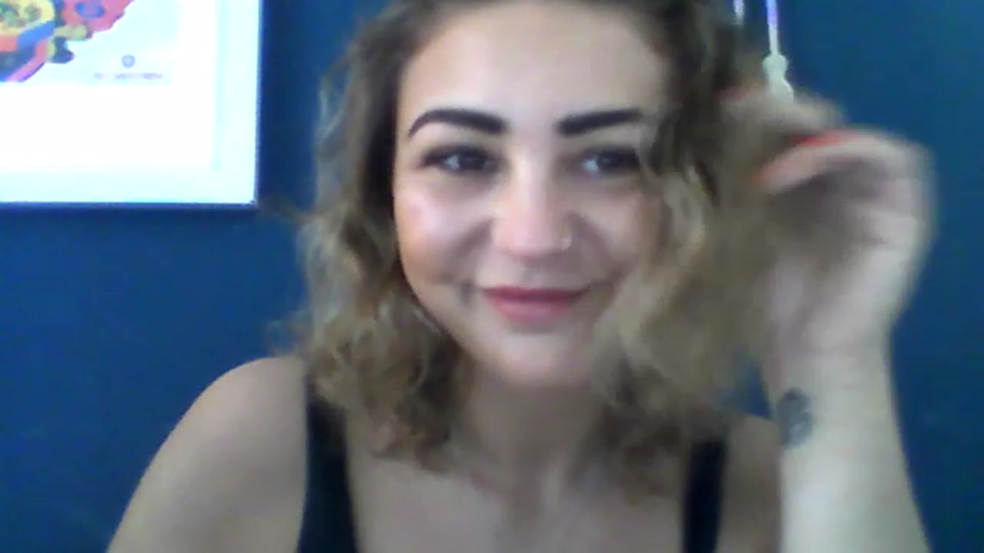 Gallery image thumbnail from BabyRoxoxox's myfreecams stream on, 03/30/2023, 10:45 image 12 of 20