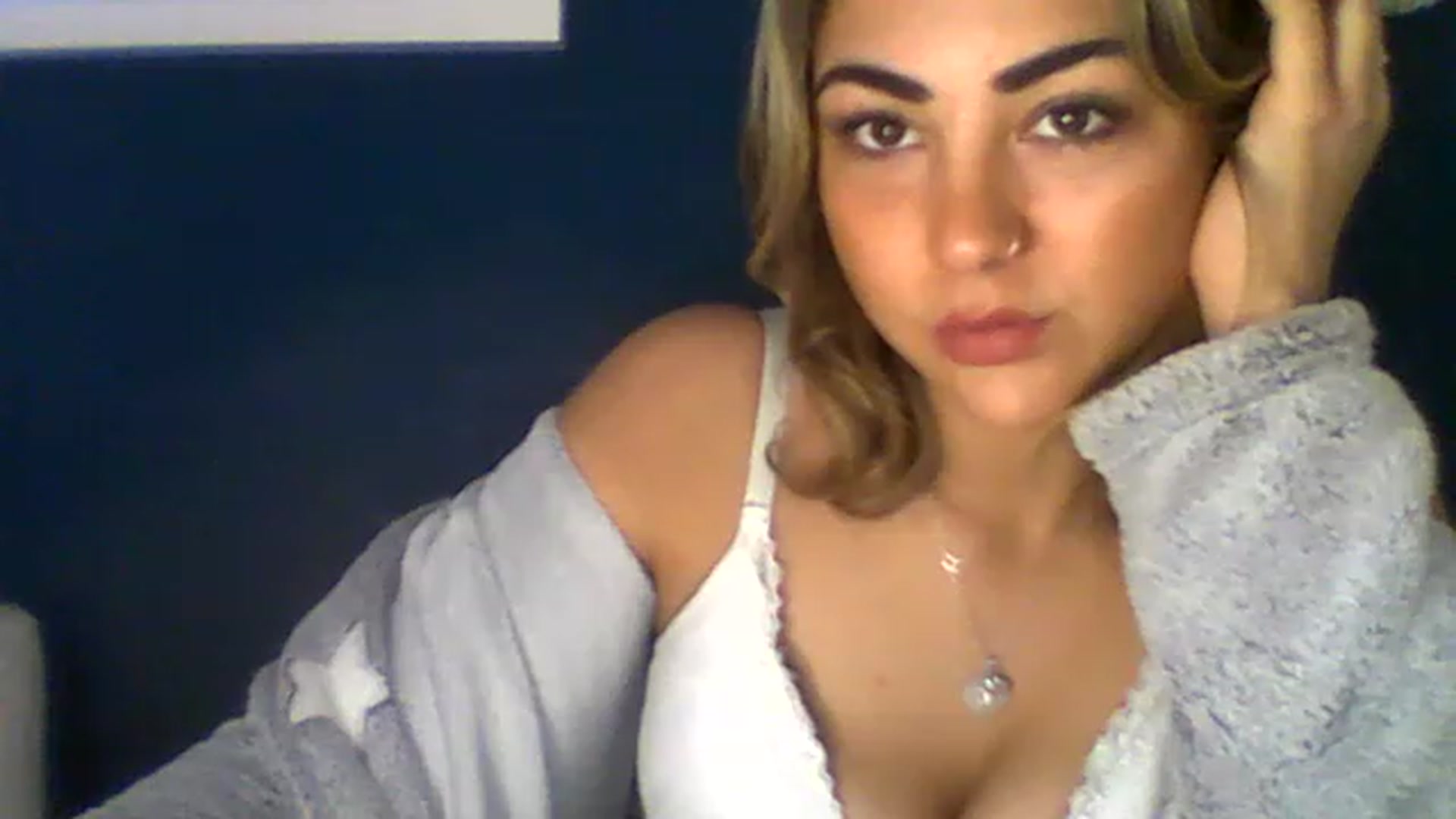 Gallery image thumbnail from BabyRoxoxox's myfreecams stream on, 04/01/2023, 12:47 image 20 of 20