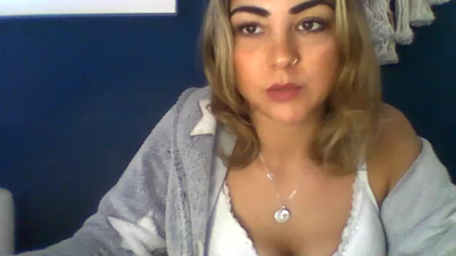 Gallery image thumbnail from BabyRoxoxox's myfreecams stream on, 04/01/2023, 12:47 image 4 of 20