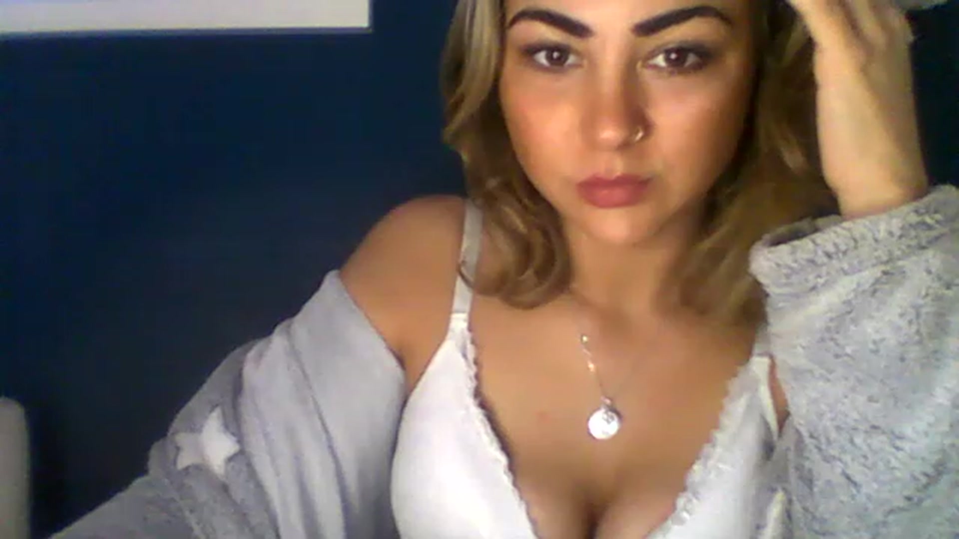 Gallery image thumbnail from BabyRoxoxox's myfreecams stream on, 04/01/2023, 12:47 image 19 of 20