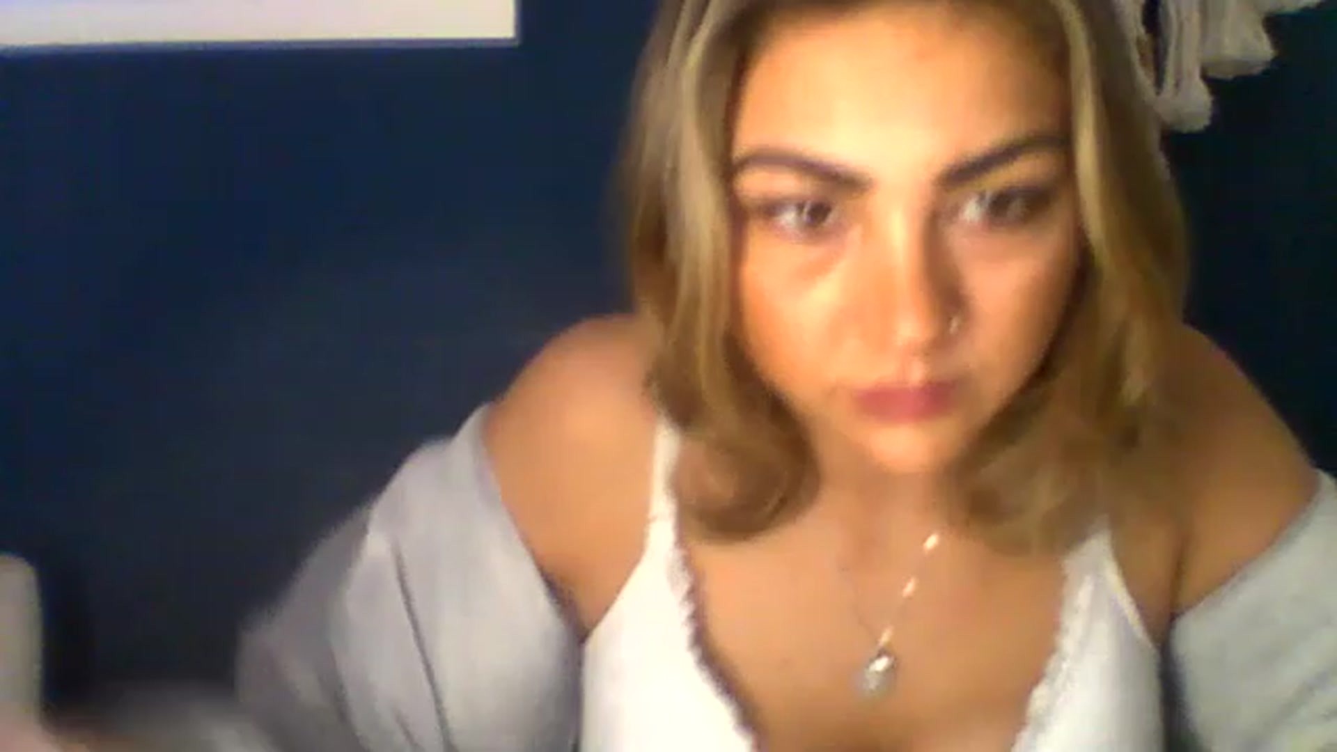 Gallery image thumbnail from BabyRoxoxox's myfreecams stream on, 04/01/2023, 12:47 image 10 of 20