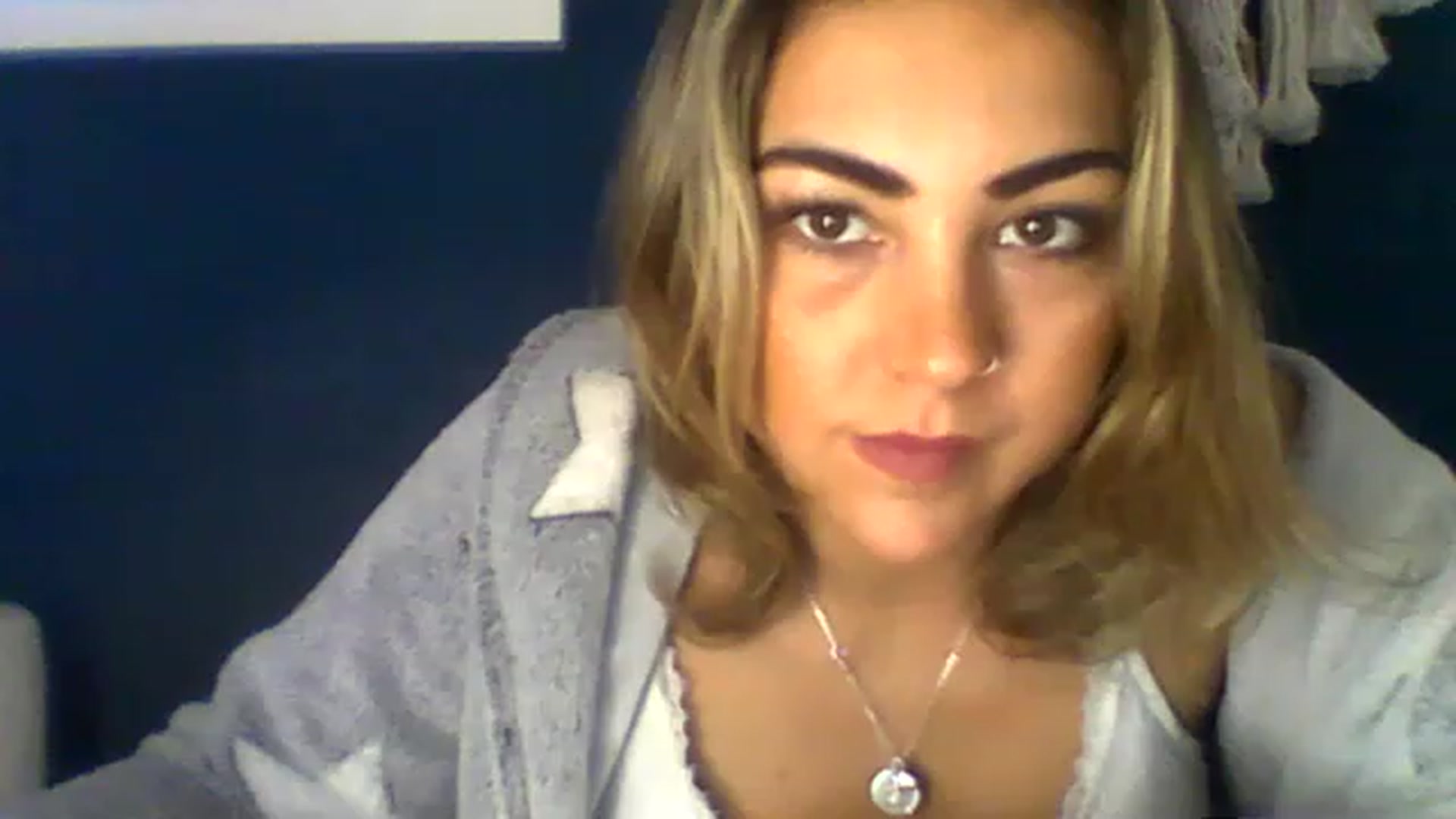 Gallery image thumbnail from BabyRoxoxox's myfreecams stream on, 04/01/2023, 12:47 image 6 of 20