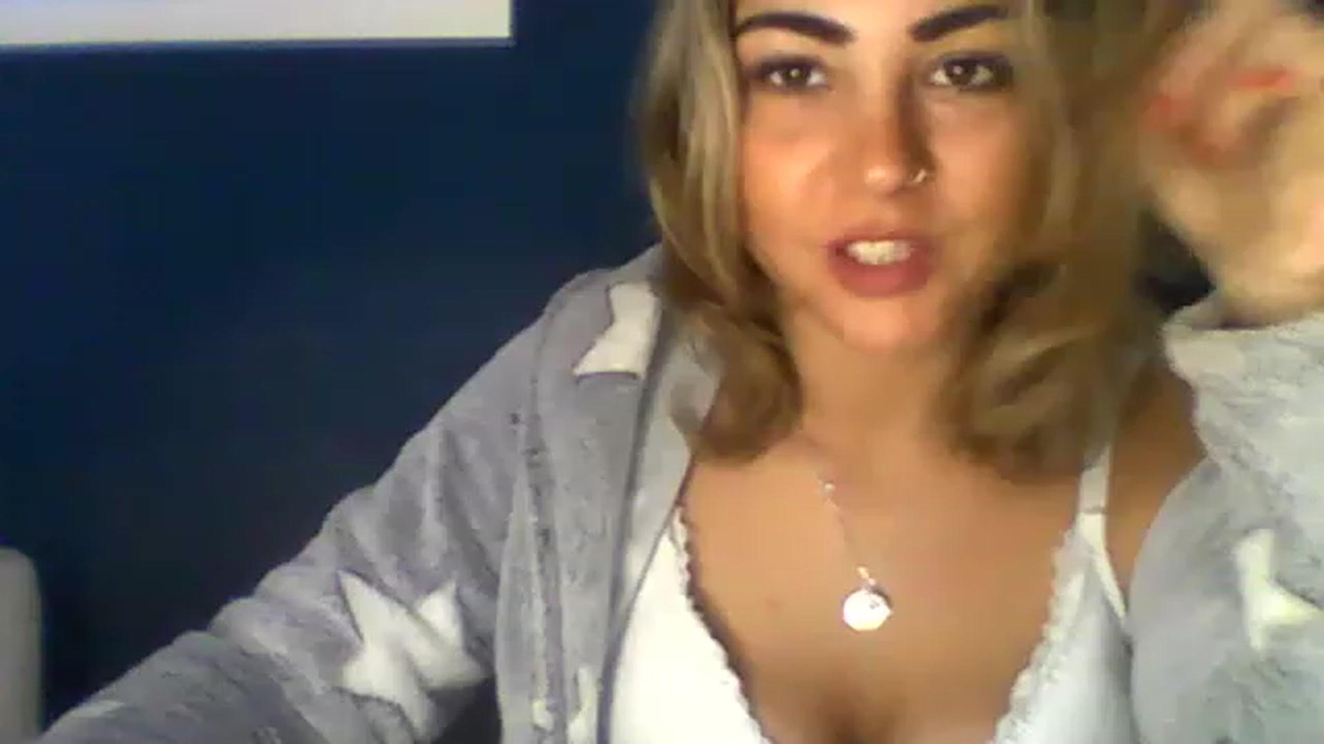 Gallery image thumbnail from BabyRoxoxox's myfreecams stream on, 04/01/2023, 12:47 image 7 of 20