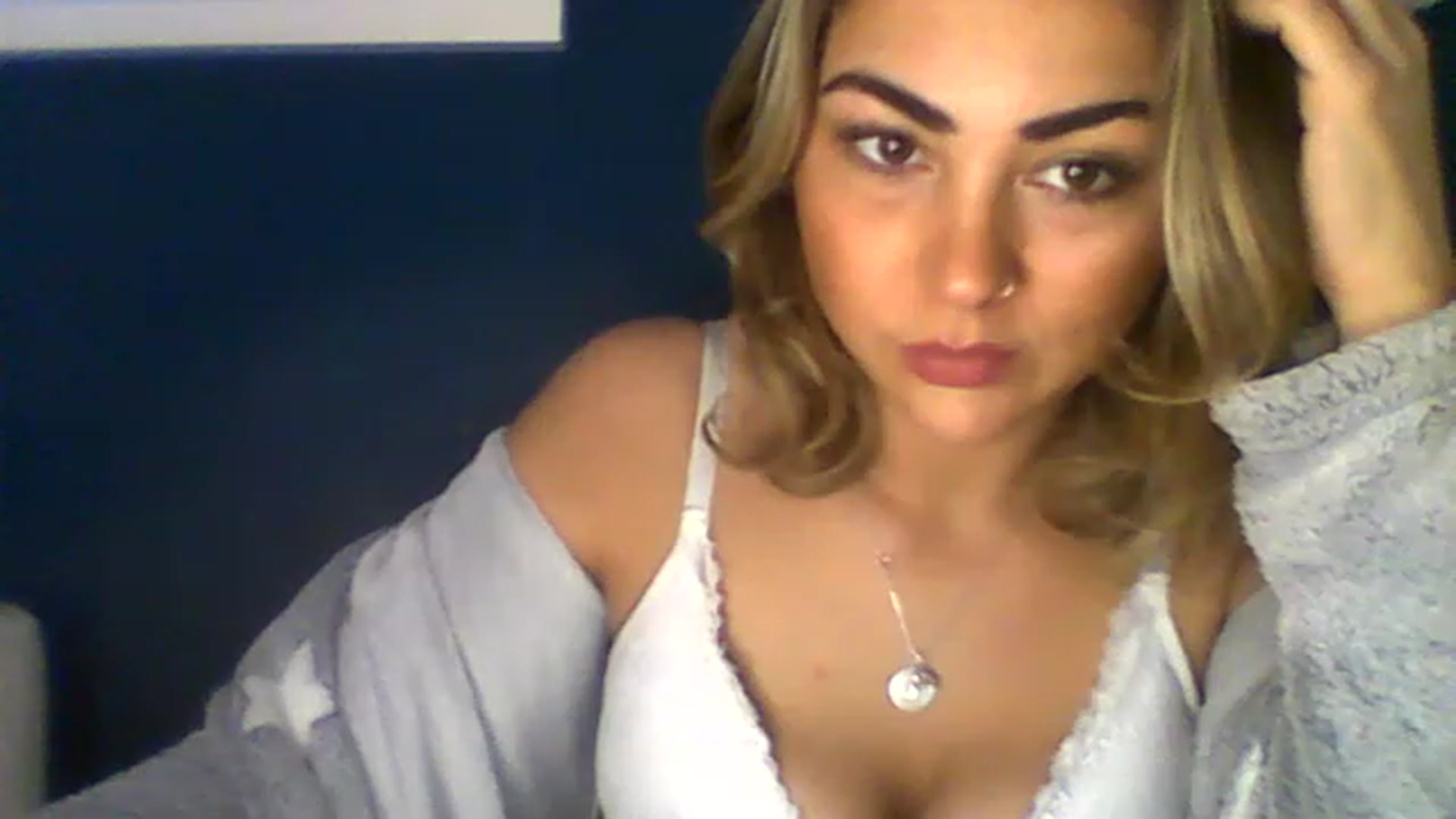 Gallery image thumbnail from BabyRoxoxox's myfreecams stream on, 04/01/2023, 12:47 image 17 of 20