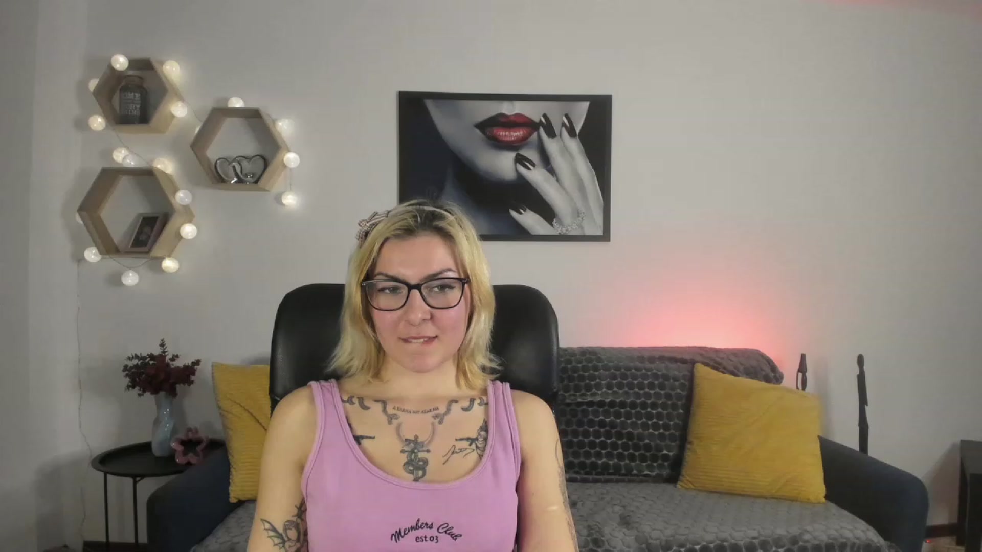 Gallery image thumbnail from Baby_Brynn18's myfreecams stream on, 04/05/2023, 19:23 image 17 of 20