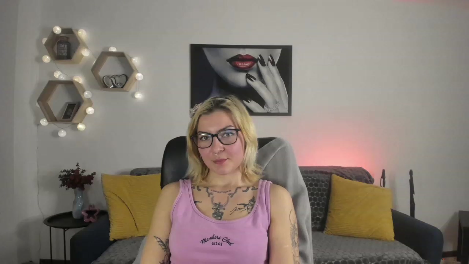Gallery image thumbnail from Baby_Brynn18's myfreecams stream on, 04/05/2023, 19:23 image 13 of 20