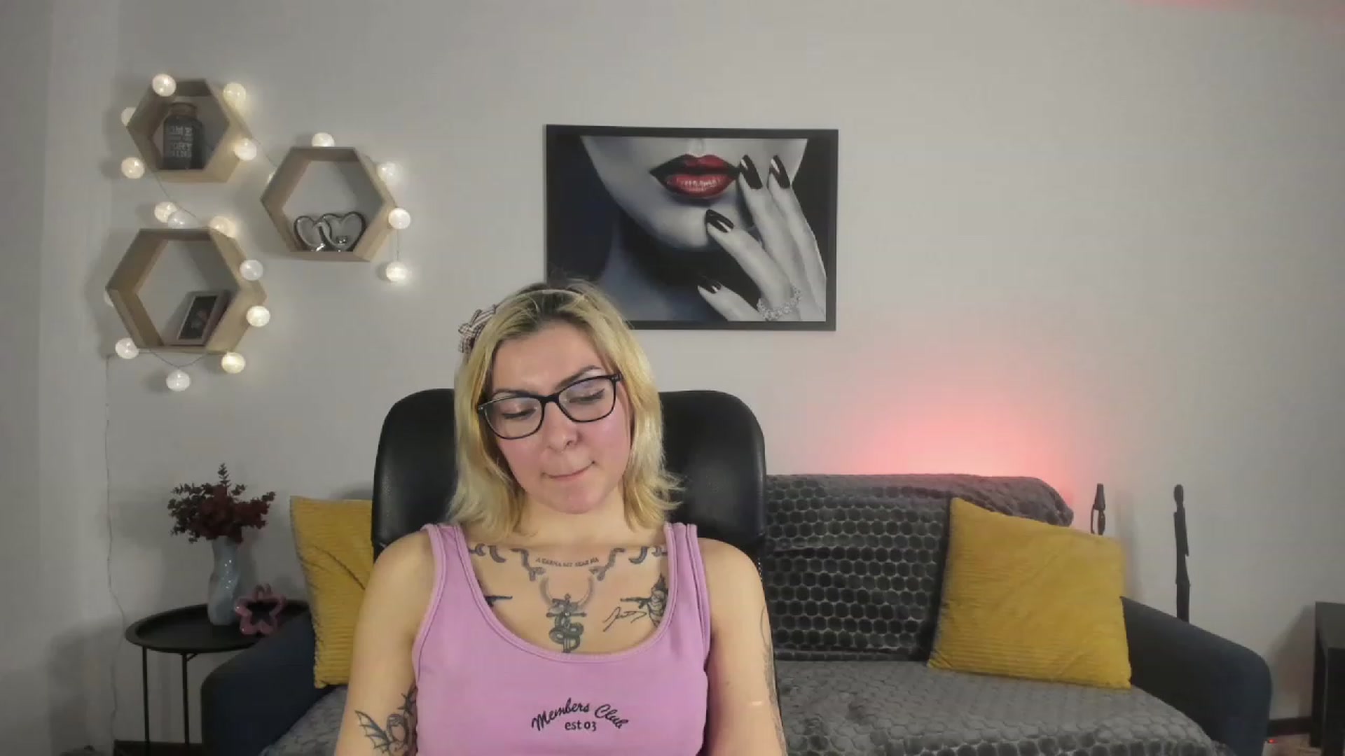 Gallery image thumbnail from Baby_Brynn18's myfreecams stream on, 04/05/2023, 19:23 image 18 of 20