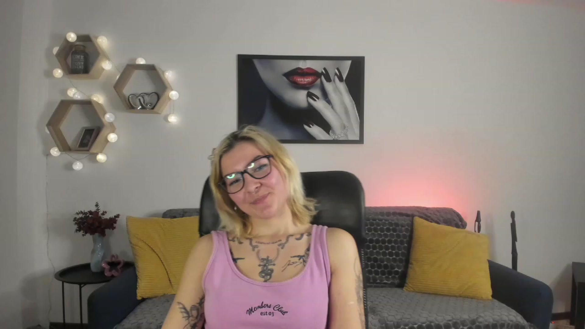 Gallery image thumbnail from Baby_Brynn18's myfreecams stream on, 04/05/2023, 19:23 image 19 of 20