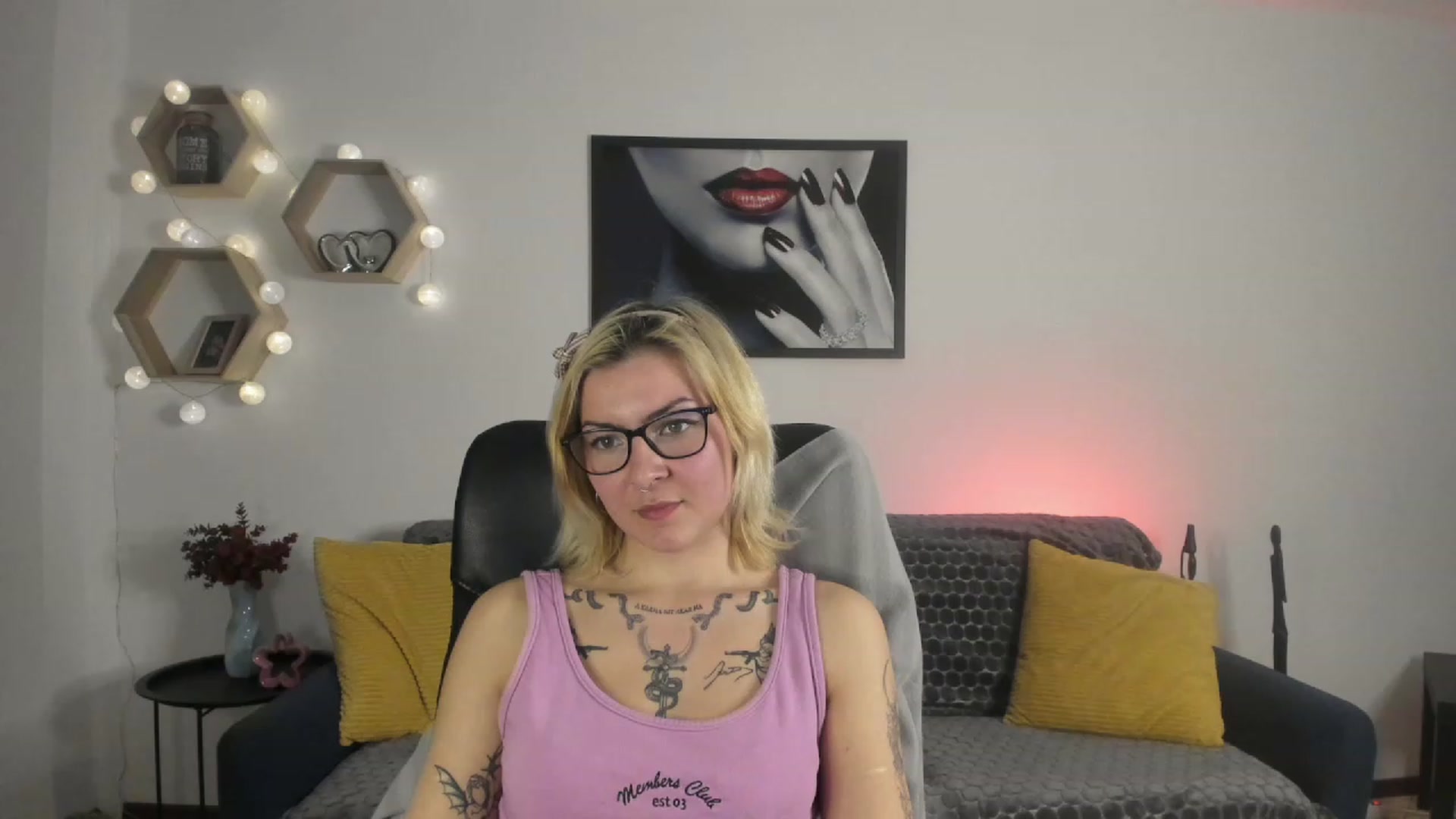 Gallery image thumbnail from Baby_Brynn18's myfreecams stream on, 04/05/2023, 19:23 image 16 of 20