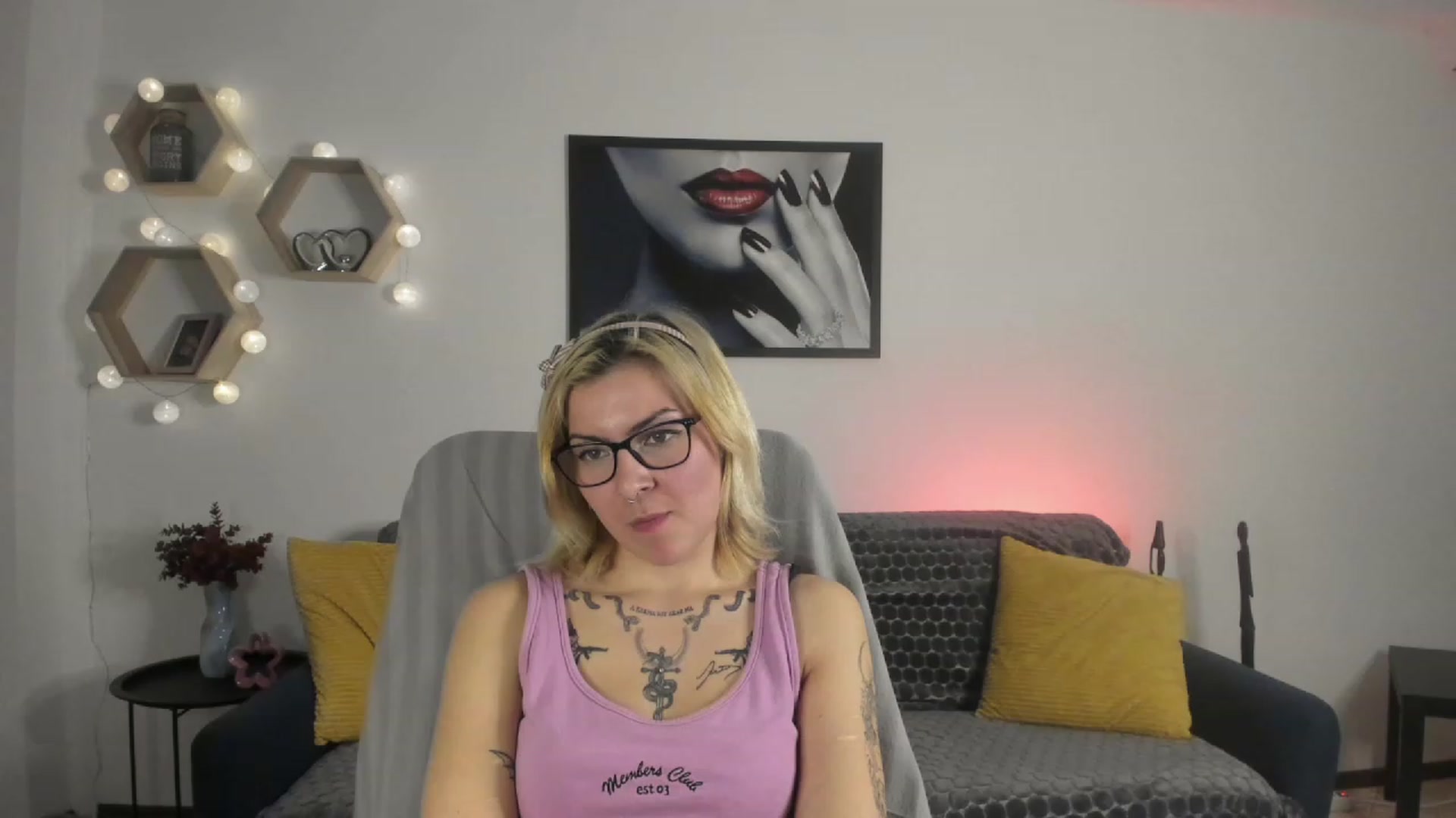 Gallery image thumbnail from Baby_Brynn18's myfreecams stream on, 04/05/2023, 20:26 image 7 of 20